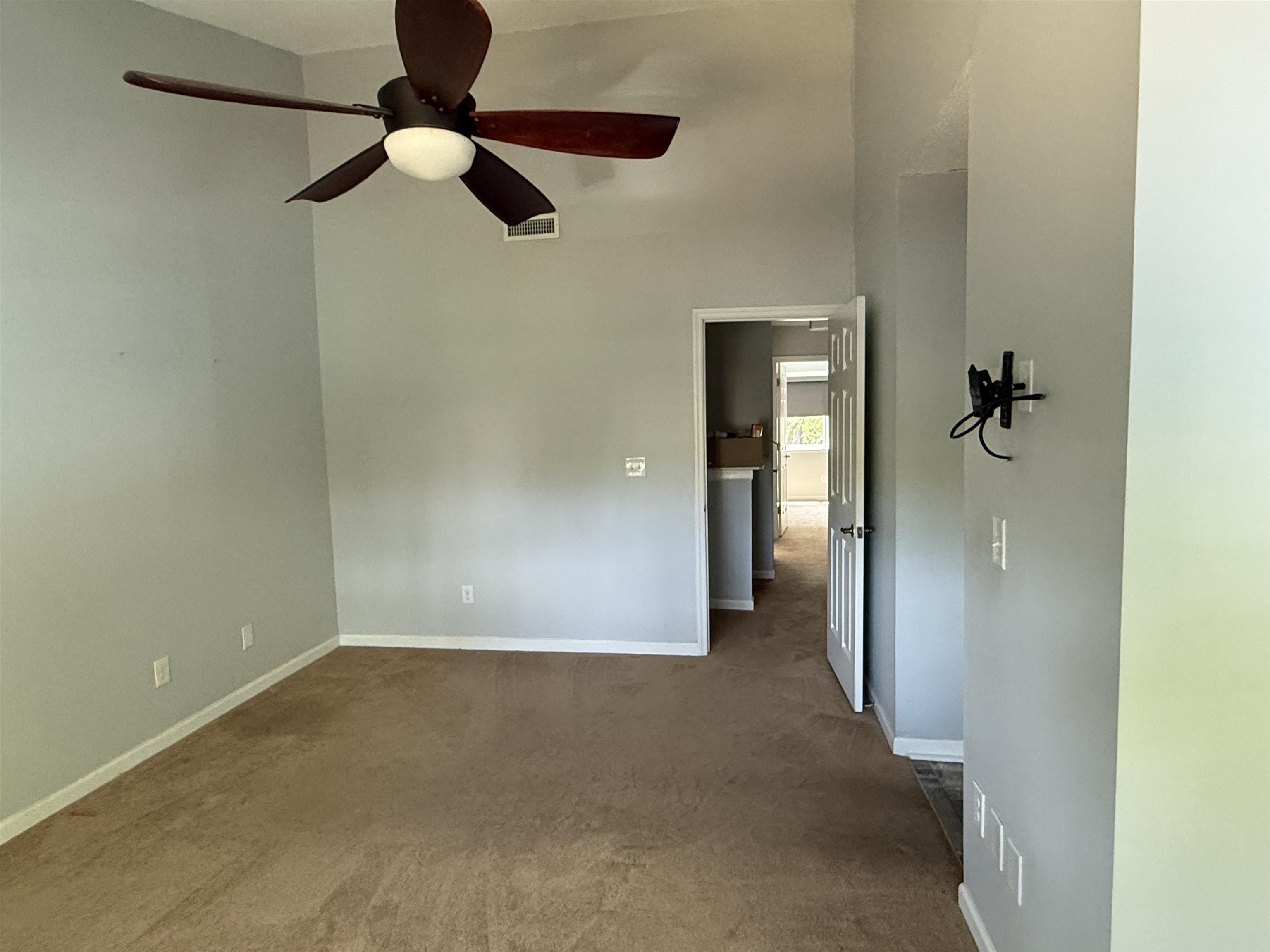 32 Shadow Moss Pl. Property Photo 9