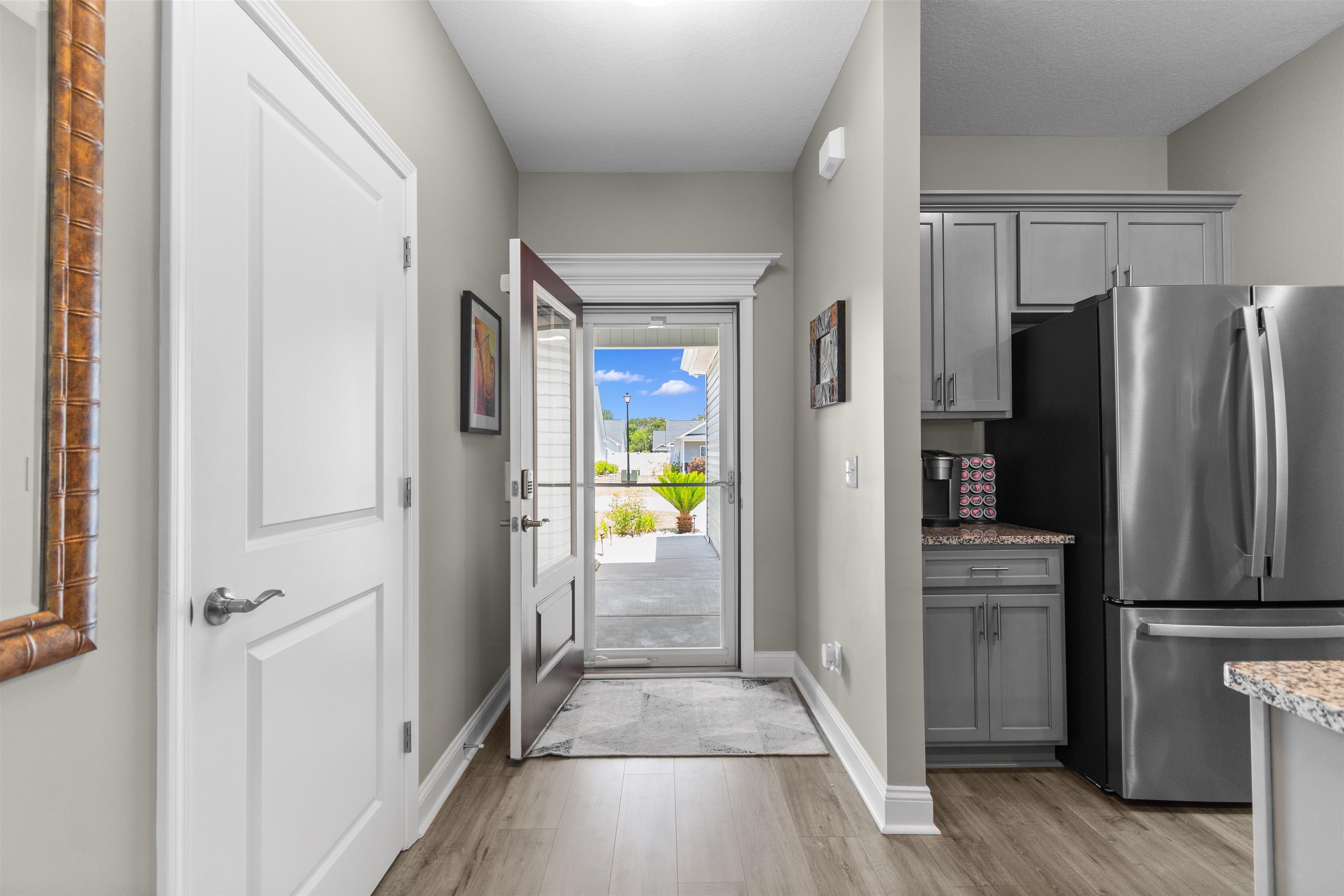 708 Hobonny Loop Property Photo 4