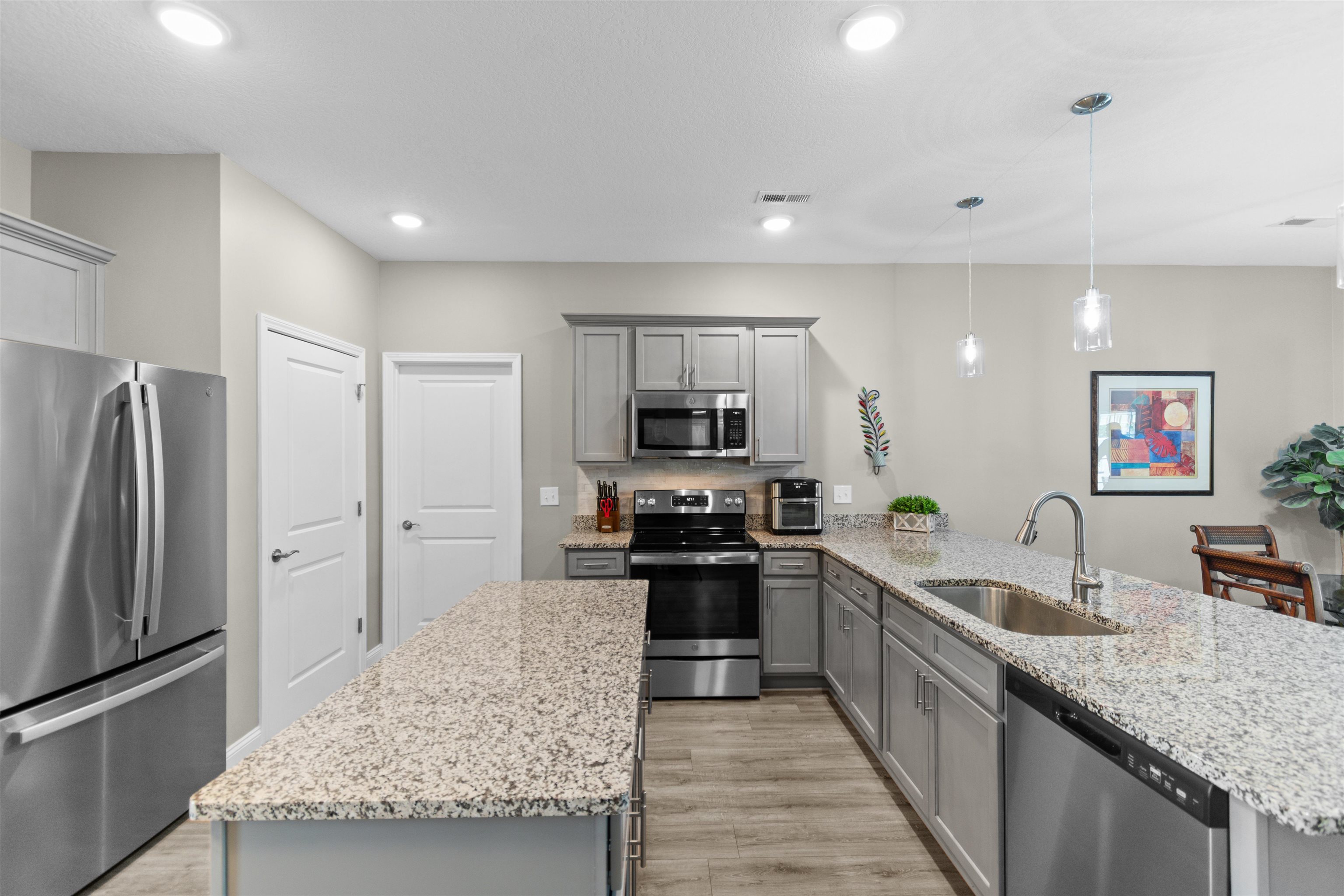 708 Hobonny Loop Property Photo 7