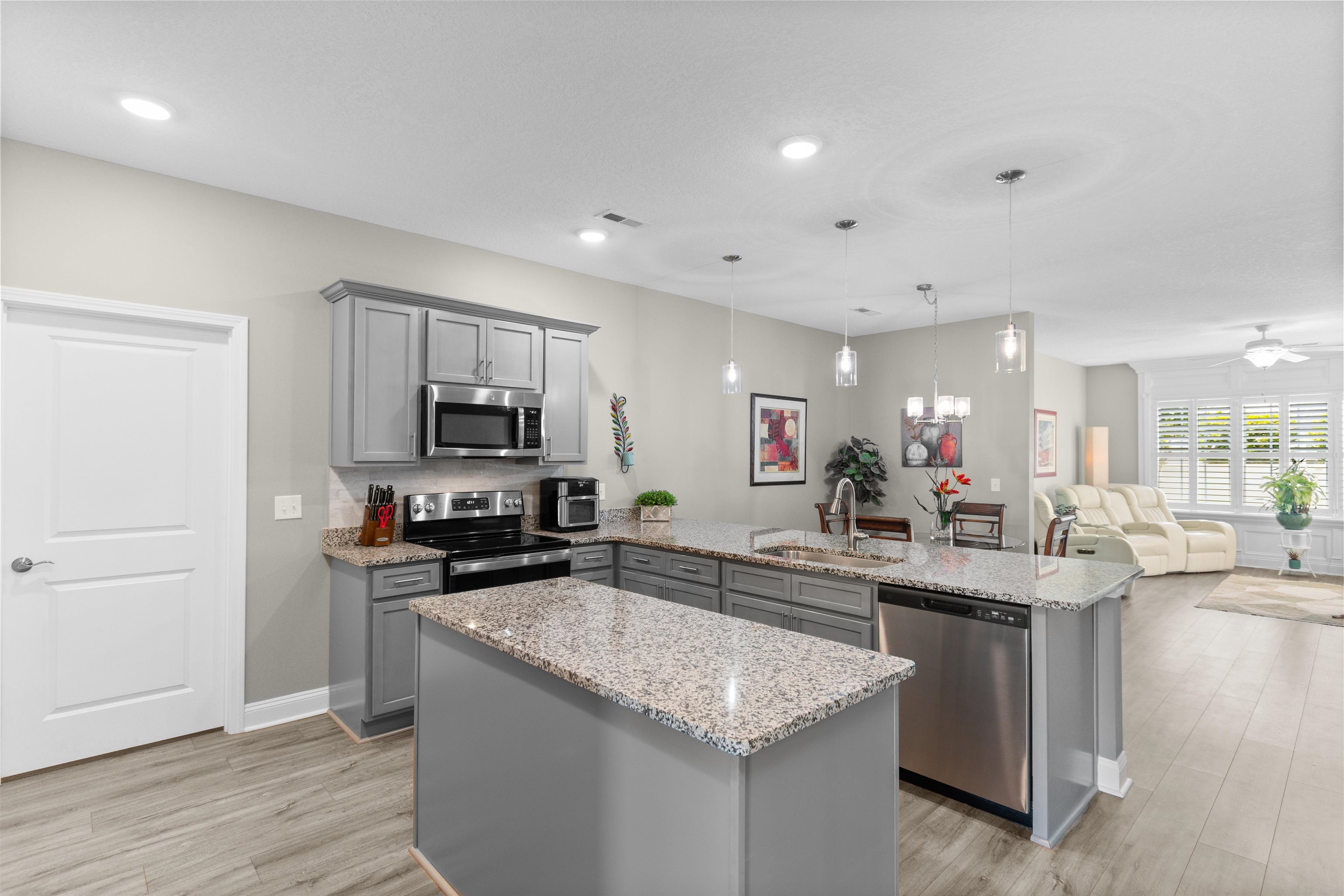708 Hobonny Loop Property Photo 8