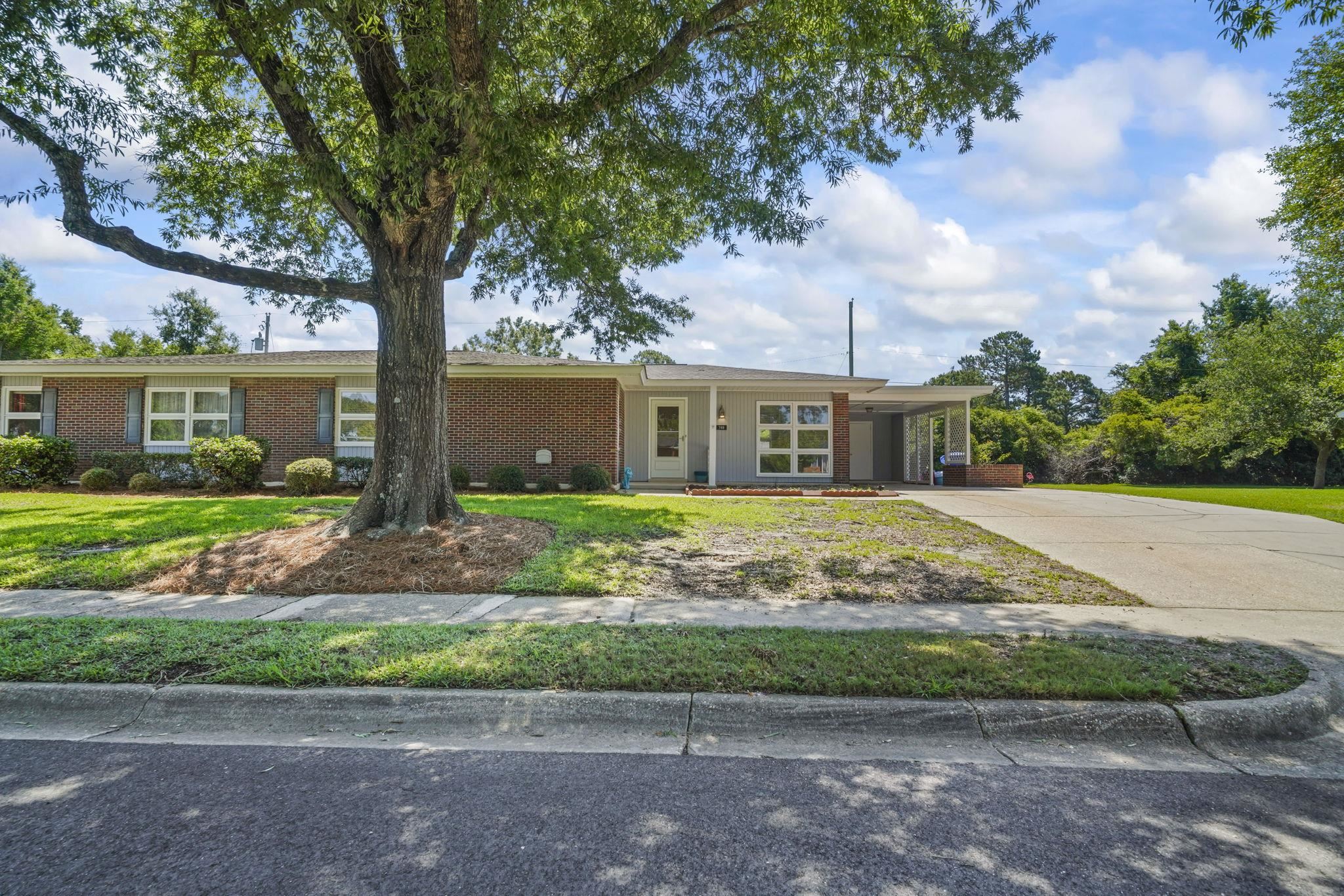 748 Yellowwood Ave. Property Photo 1