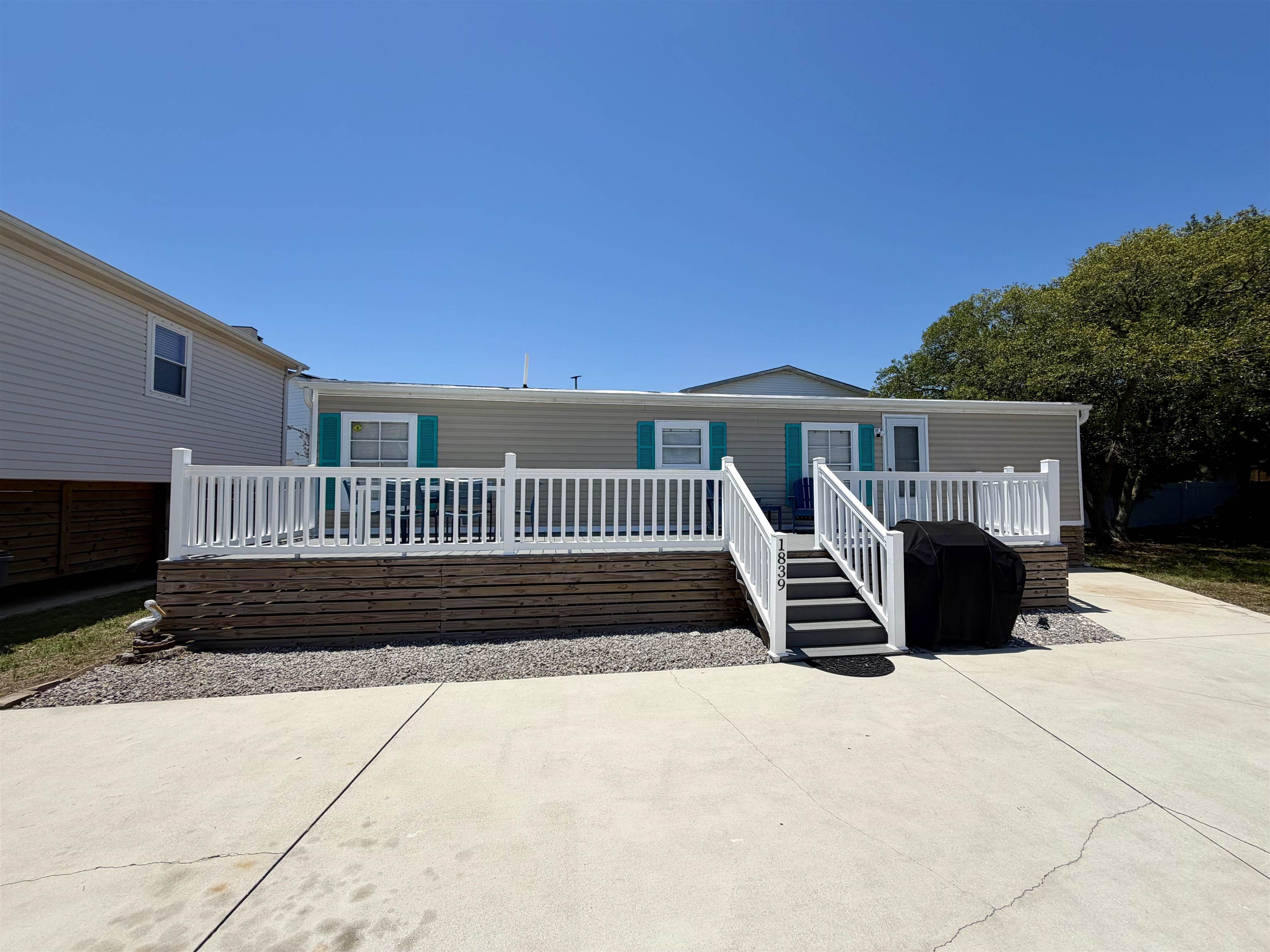 1839 Lark Dr. Property Photo 1