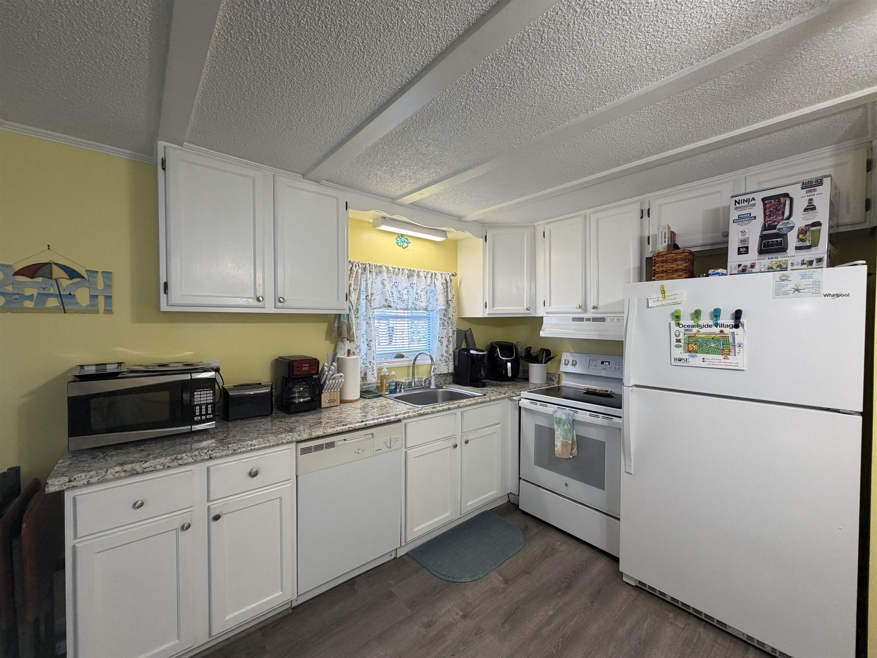 1839 Lark Dr. Property Photo 9