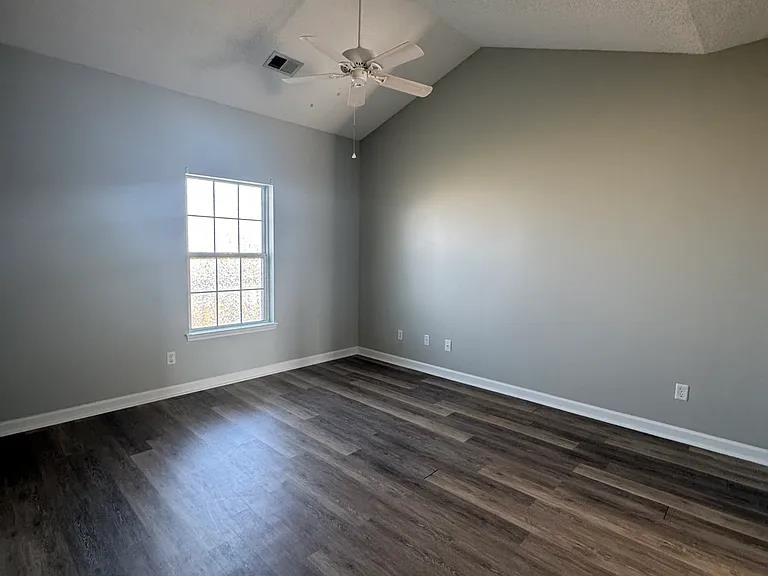 3931 Gladiola Ct. Property Photo 9