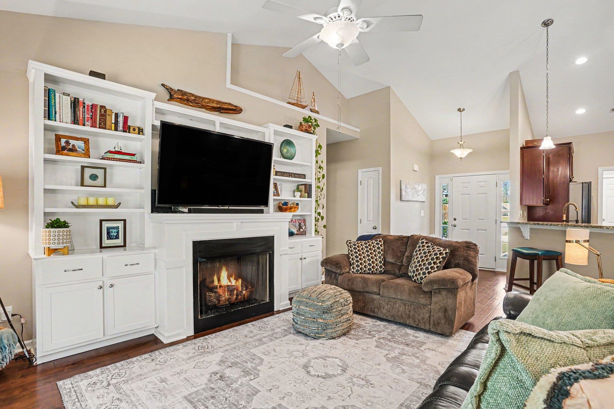 408 Windermere Lake Circle Property Photo 5