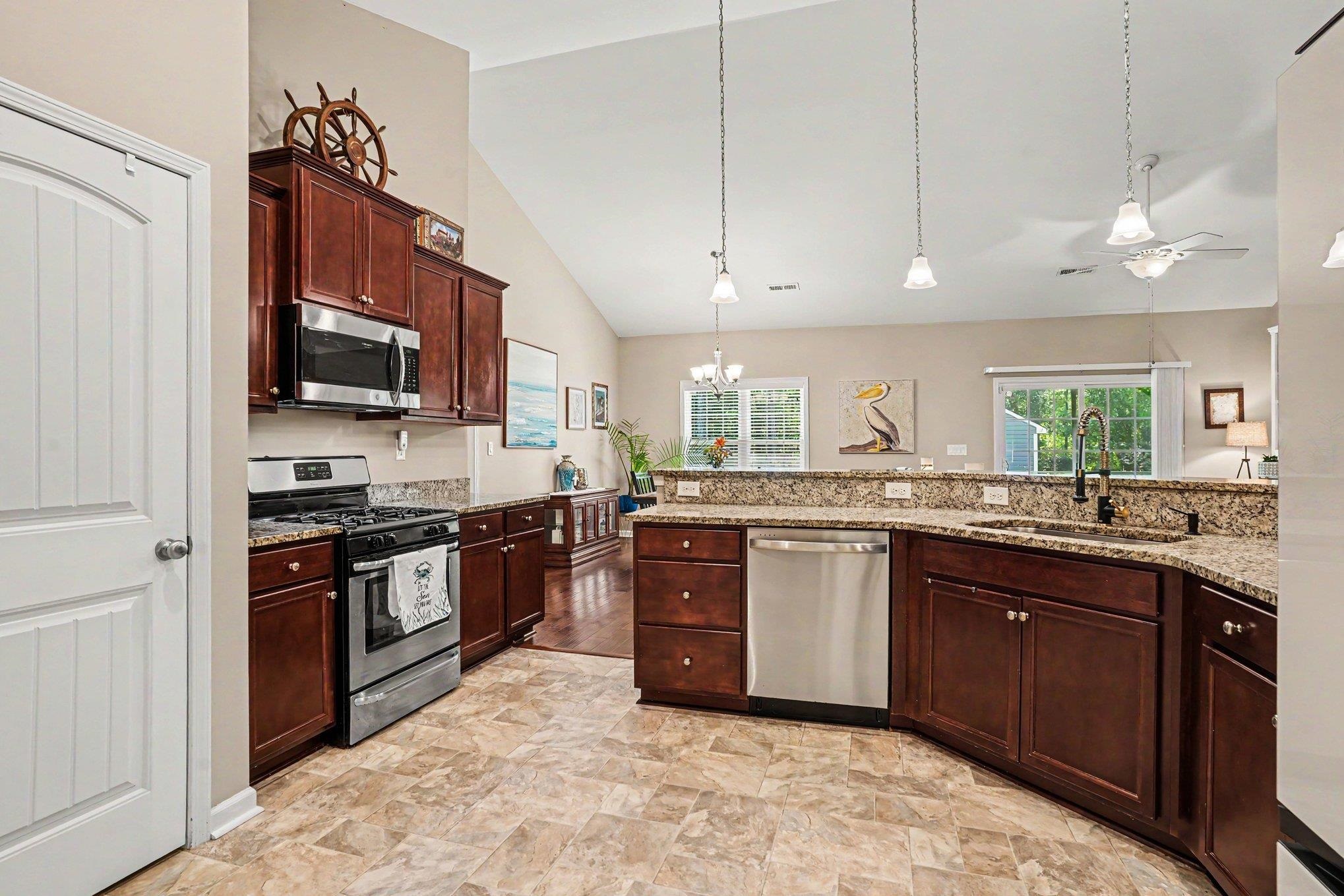 408 Windermere Lake Circle Property Photo 12