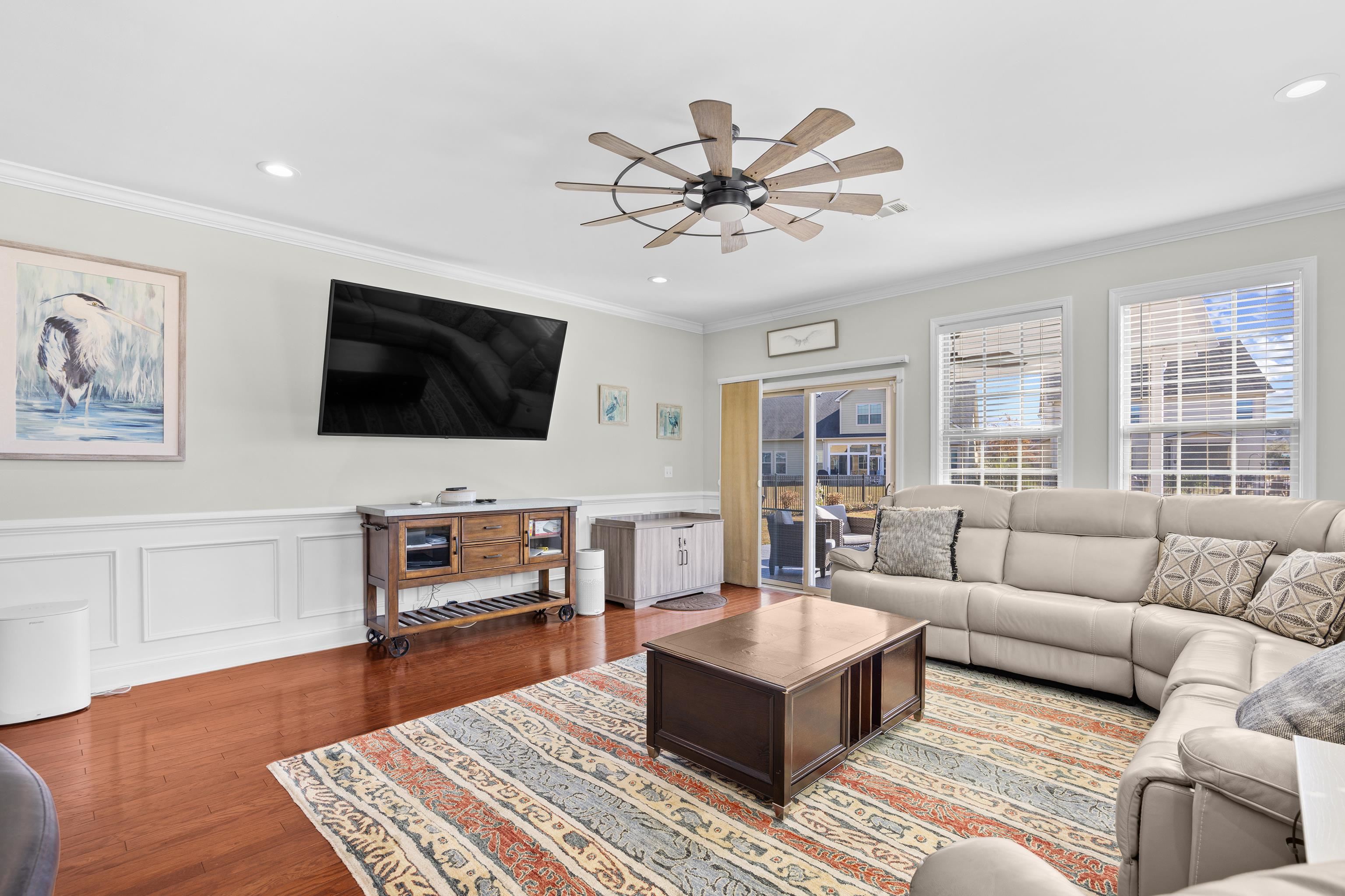 1198 Shire Way Property Photo 10