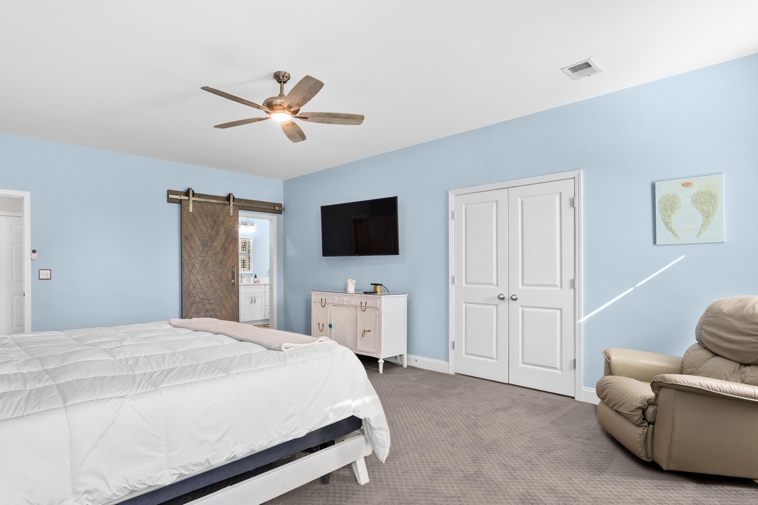 1198 Shire Way Property Photo 17