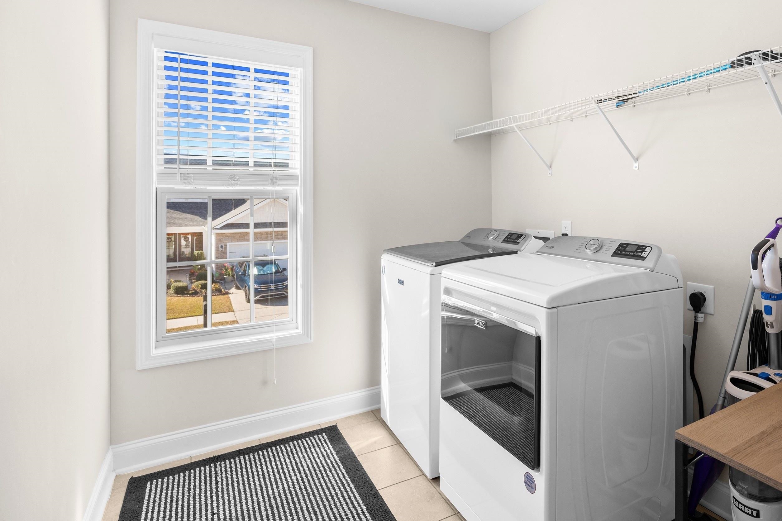 1198 Shire Way Property Photo 32