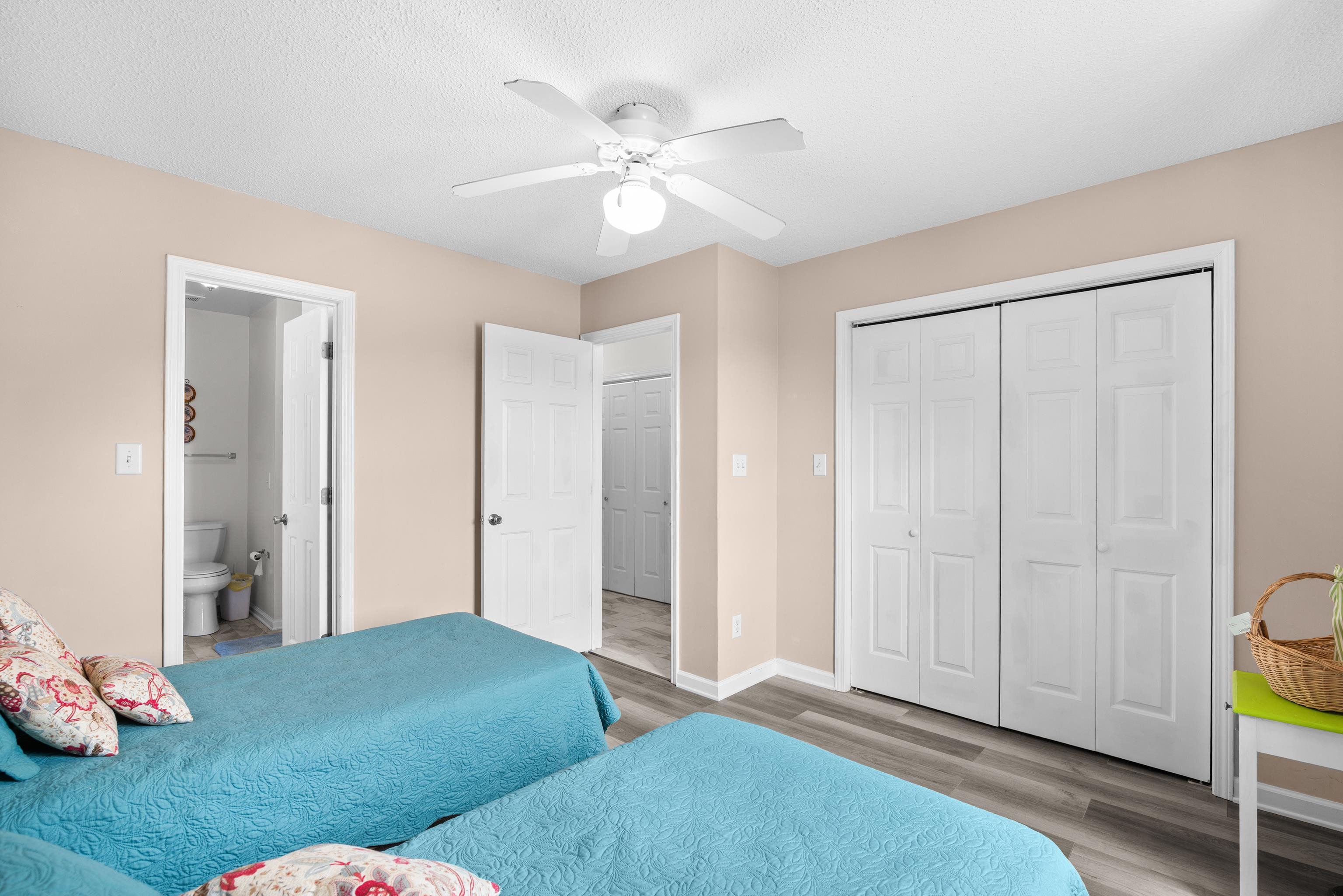 1027b Lakeside Dr. Property Photo 19