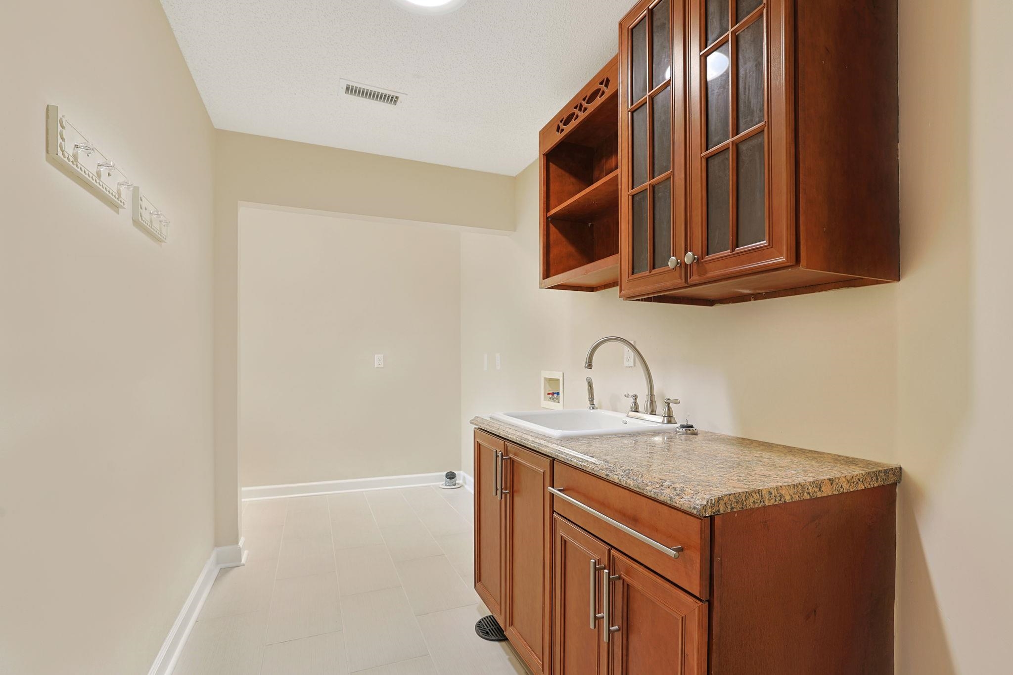 4918 Westwind Dr. Property Photo 46