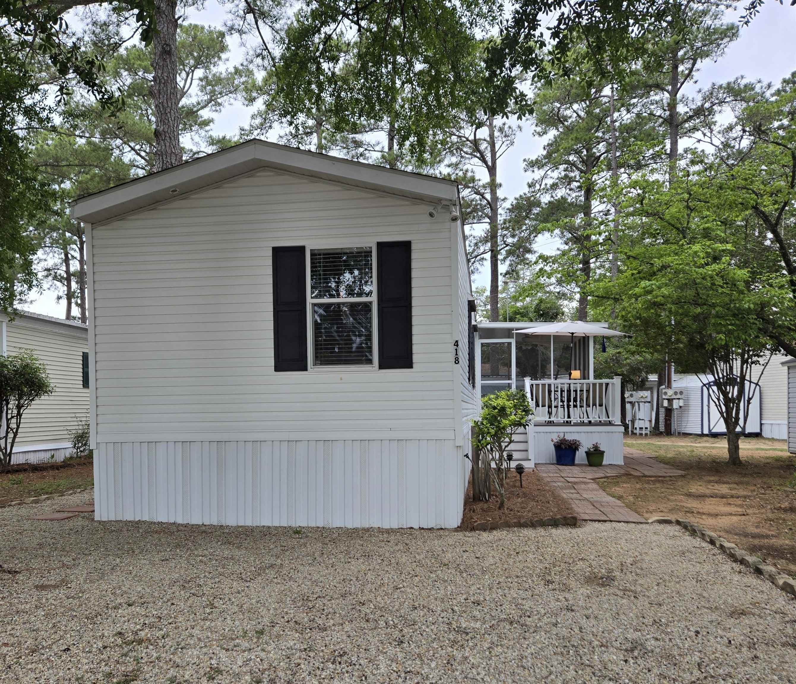 418 Delton Dr. Property Photo 3