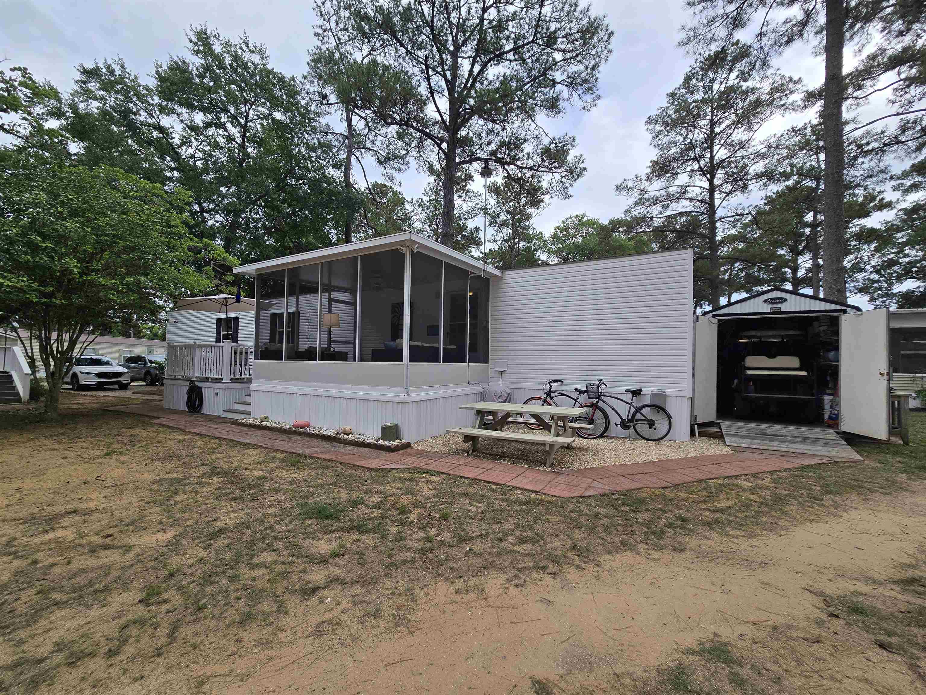 418 Delton Dr. Property Photo 6