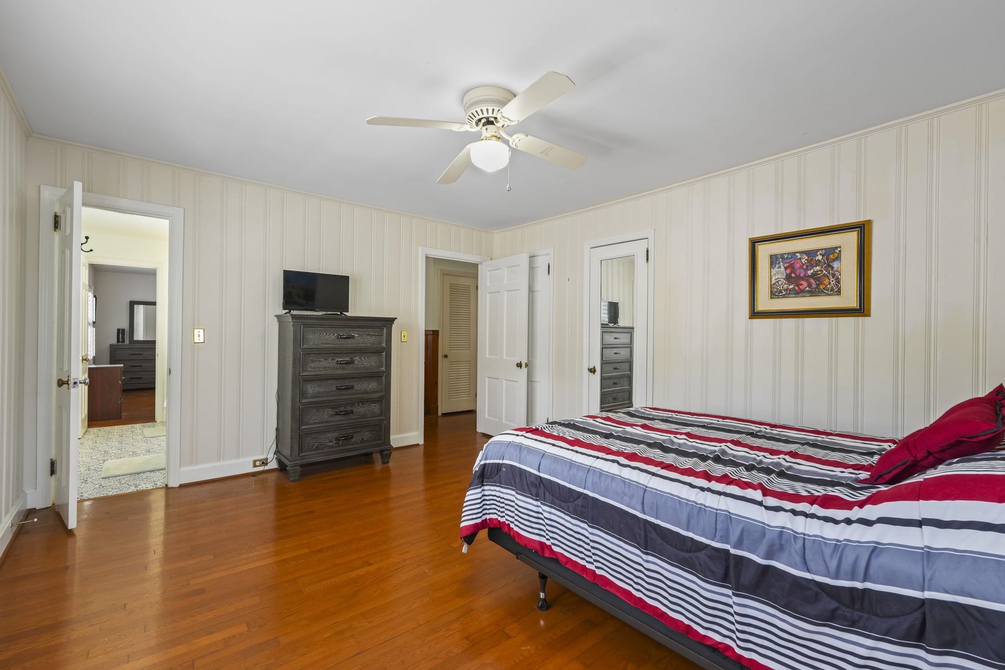 5622 Main St. Property Photo 44