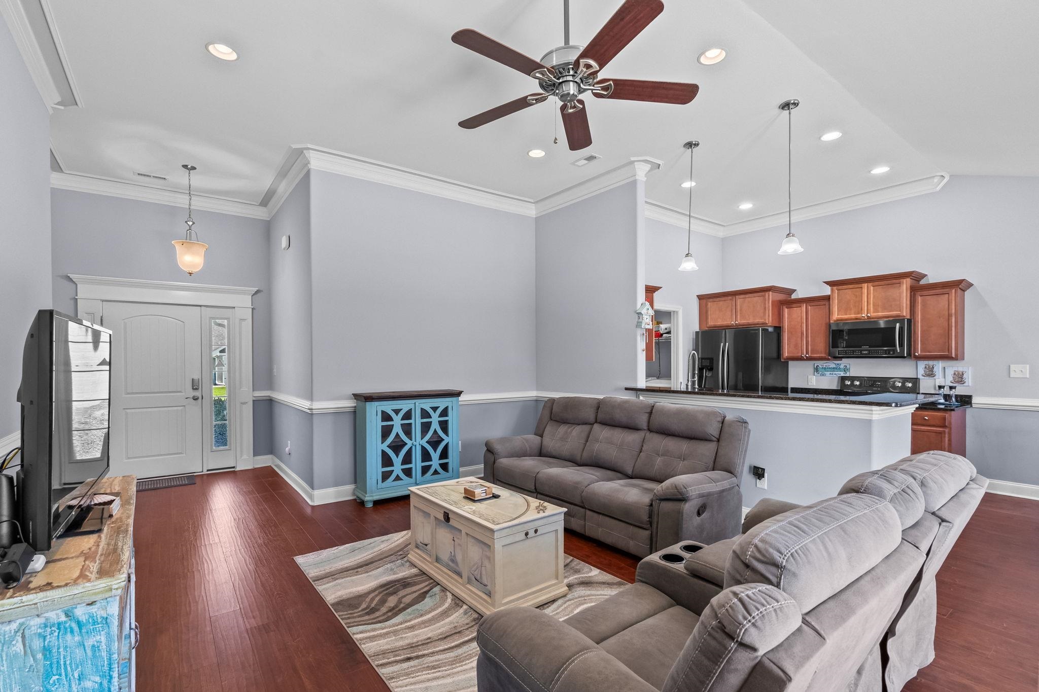 405 Bristlecone St. Property Photo 8