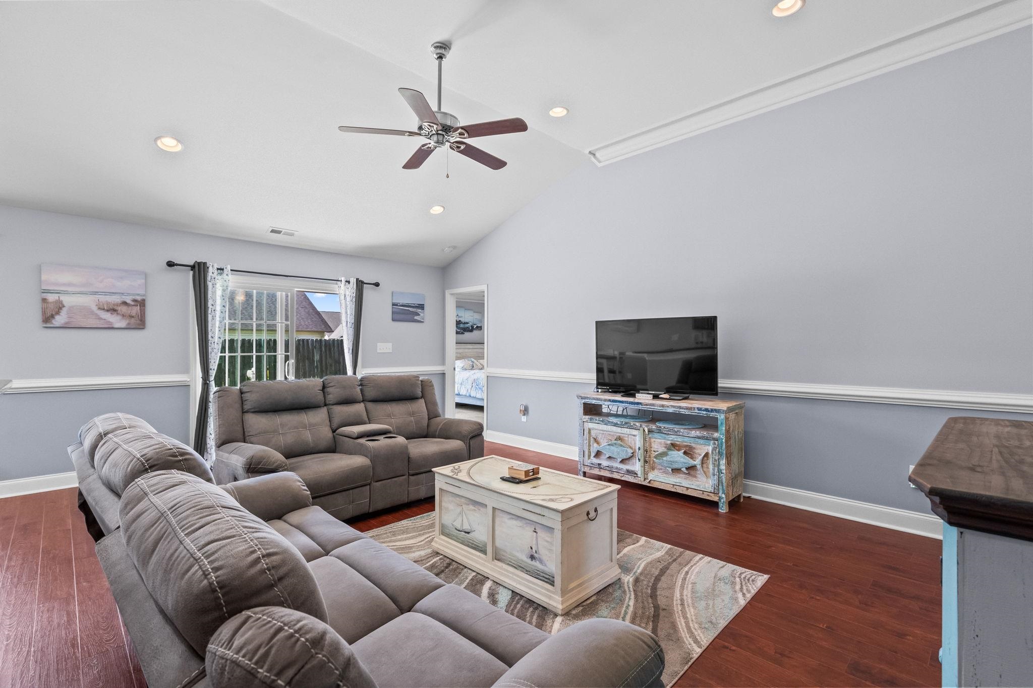 405 Bristlecone St. Property Photo 10