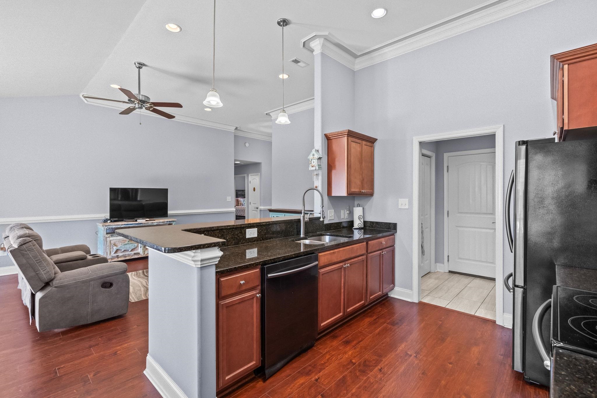 405 Bristlecone St. Property Photo 16