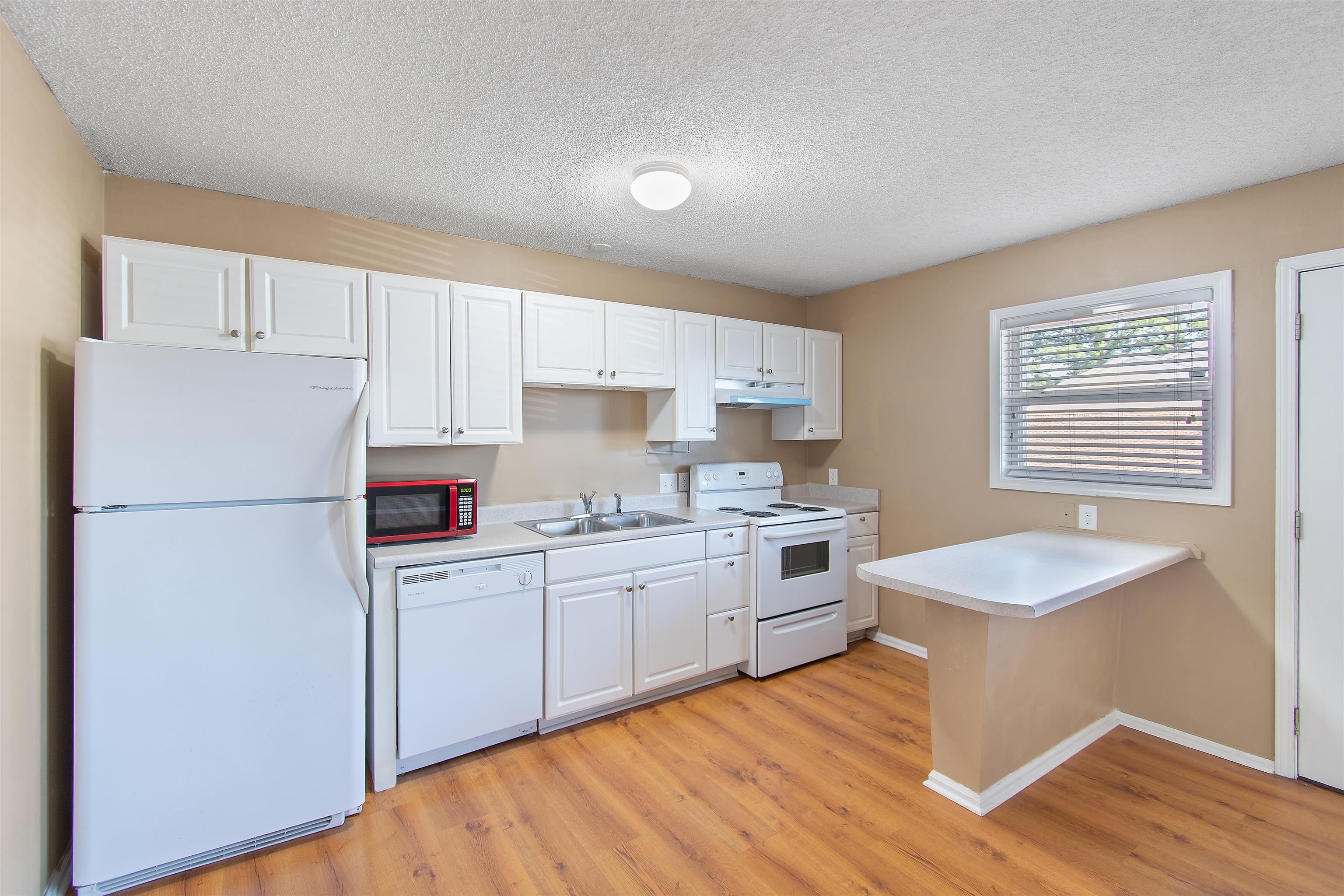 4150 Horseshoe Rd. N Property Photo 6