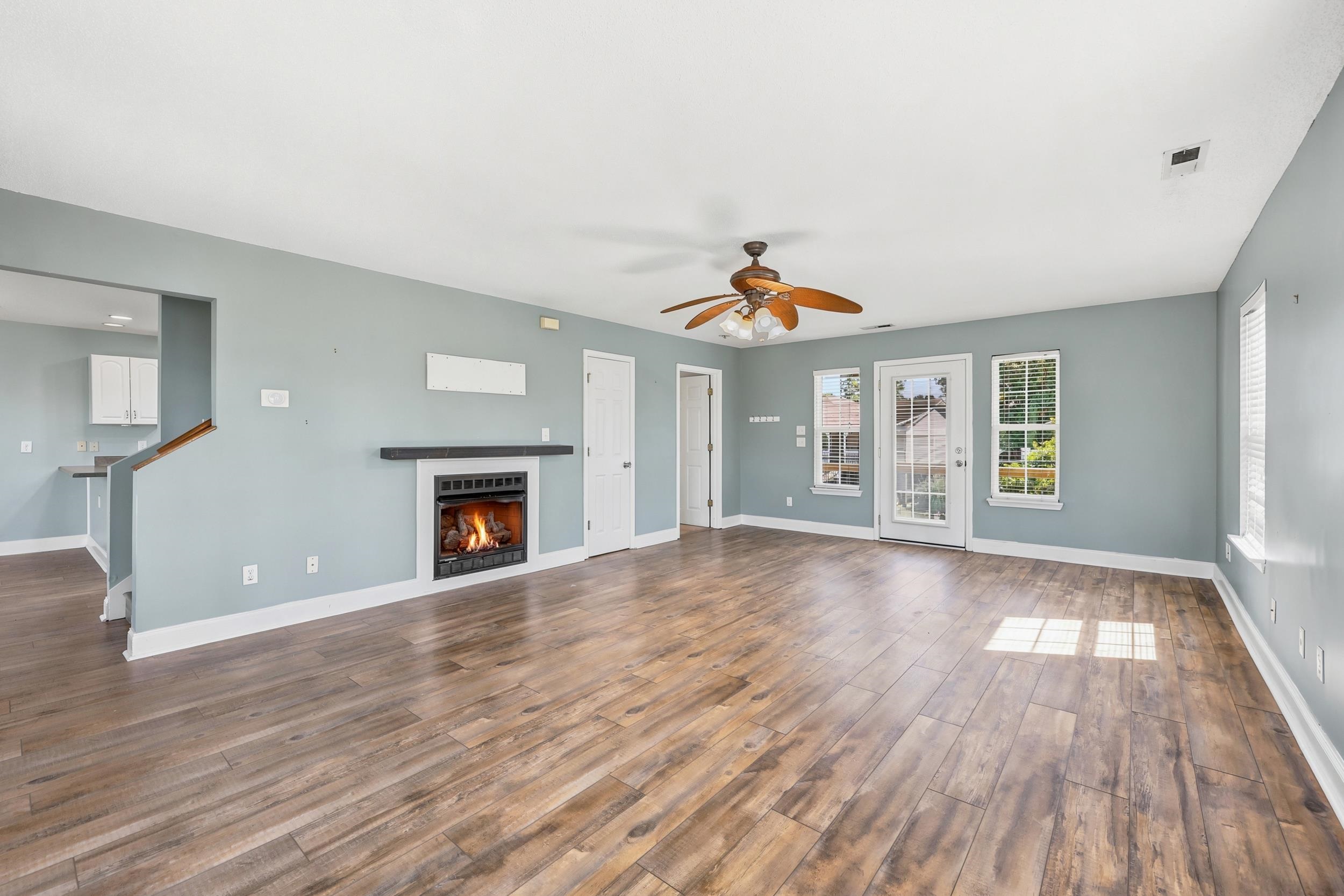 365 Marsh Pl. Property Photo 2