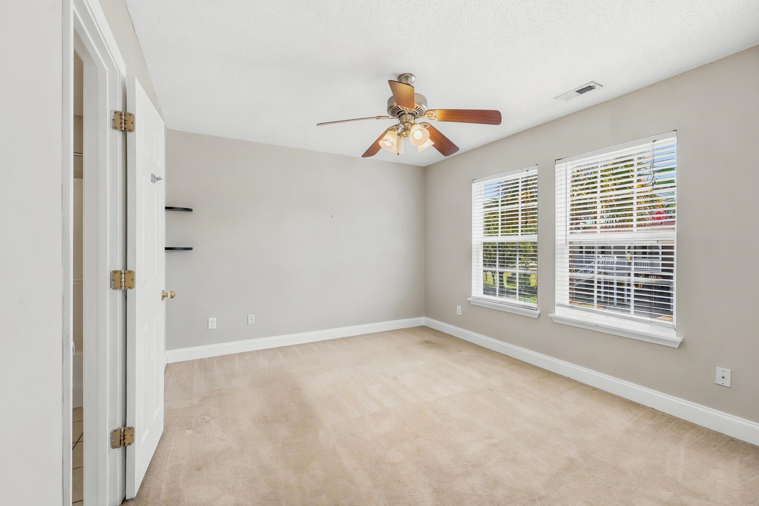 365 Marsh Pl. Property Photo 10