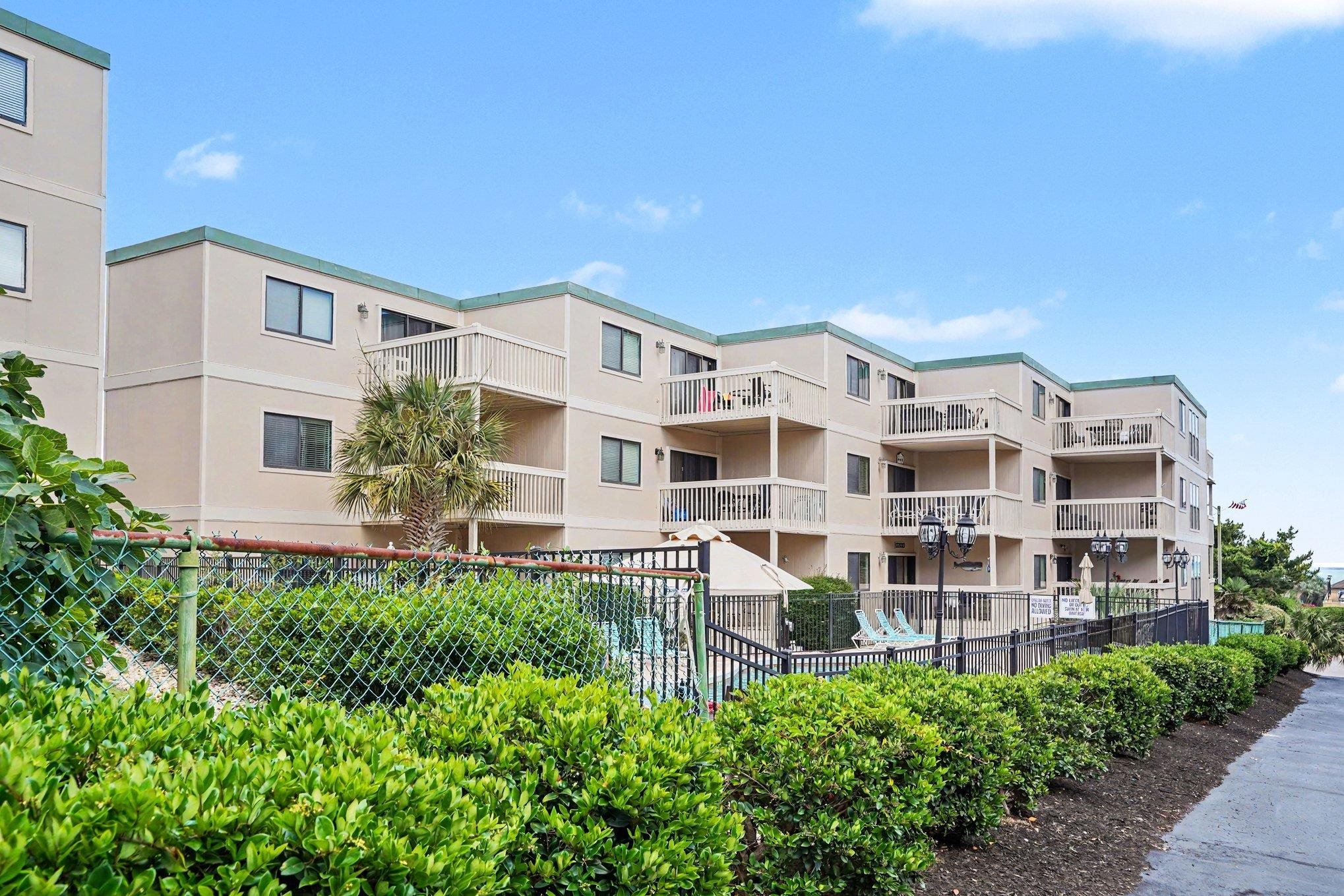 9661 Shore Dr. Property Photo 1