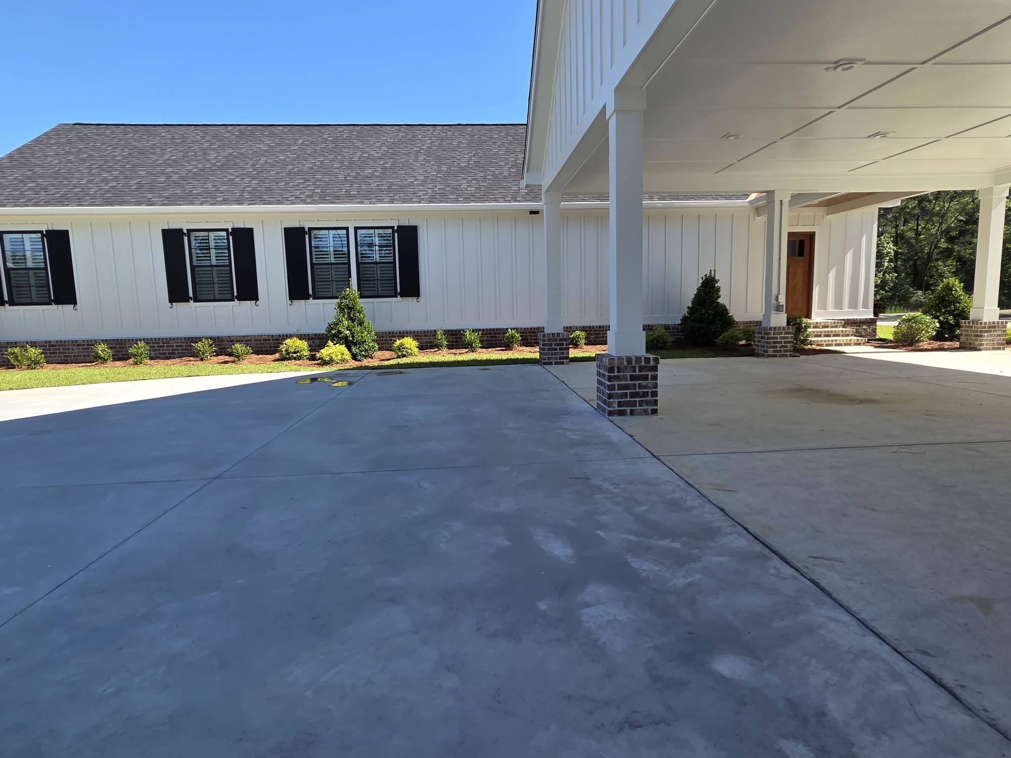 242 Leadwood St. Property Photo 4