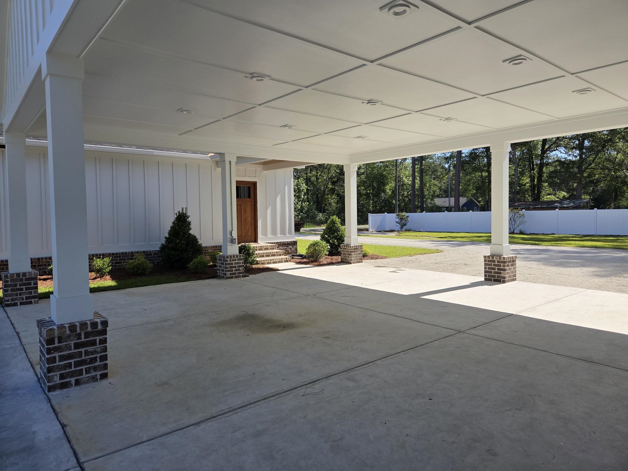 242 Leadwood St. Property Photo 5