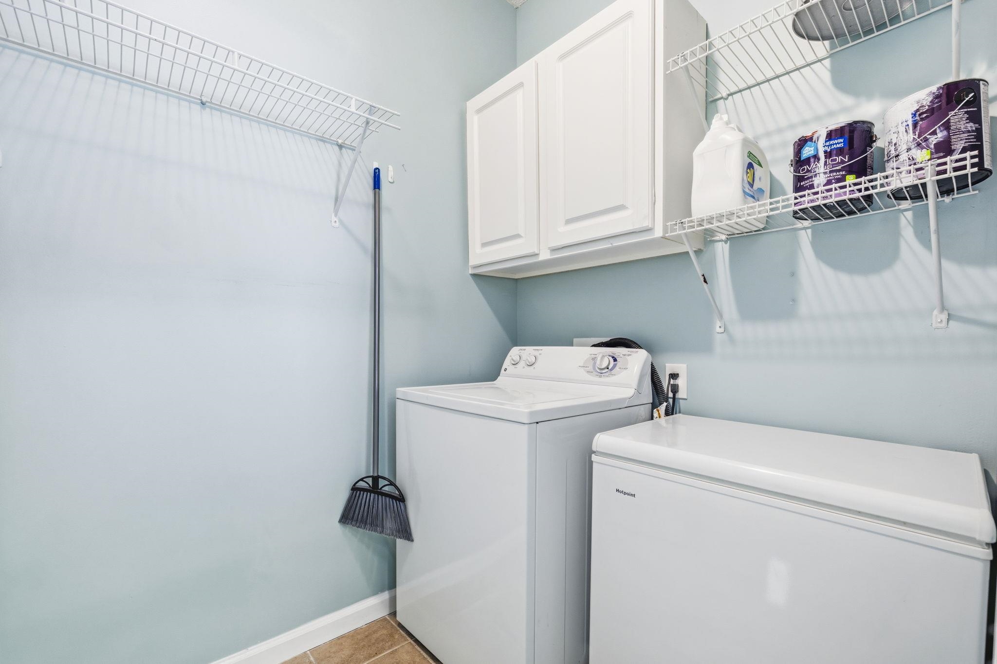 5882 Longwood Dr. Property Photo 11