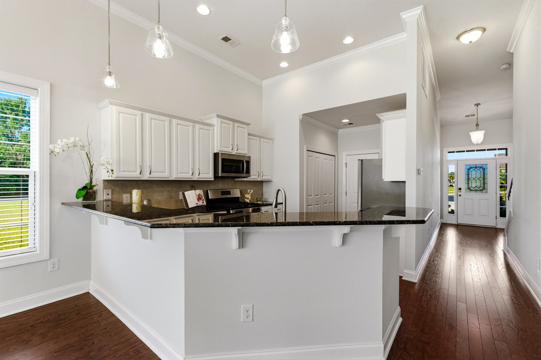 140 Parmelee Dr. Property Photo 6