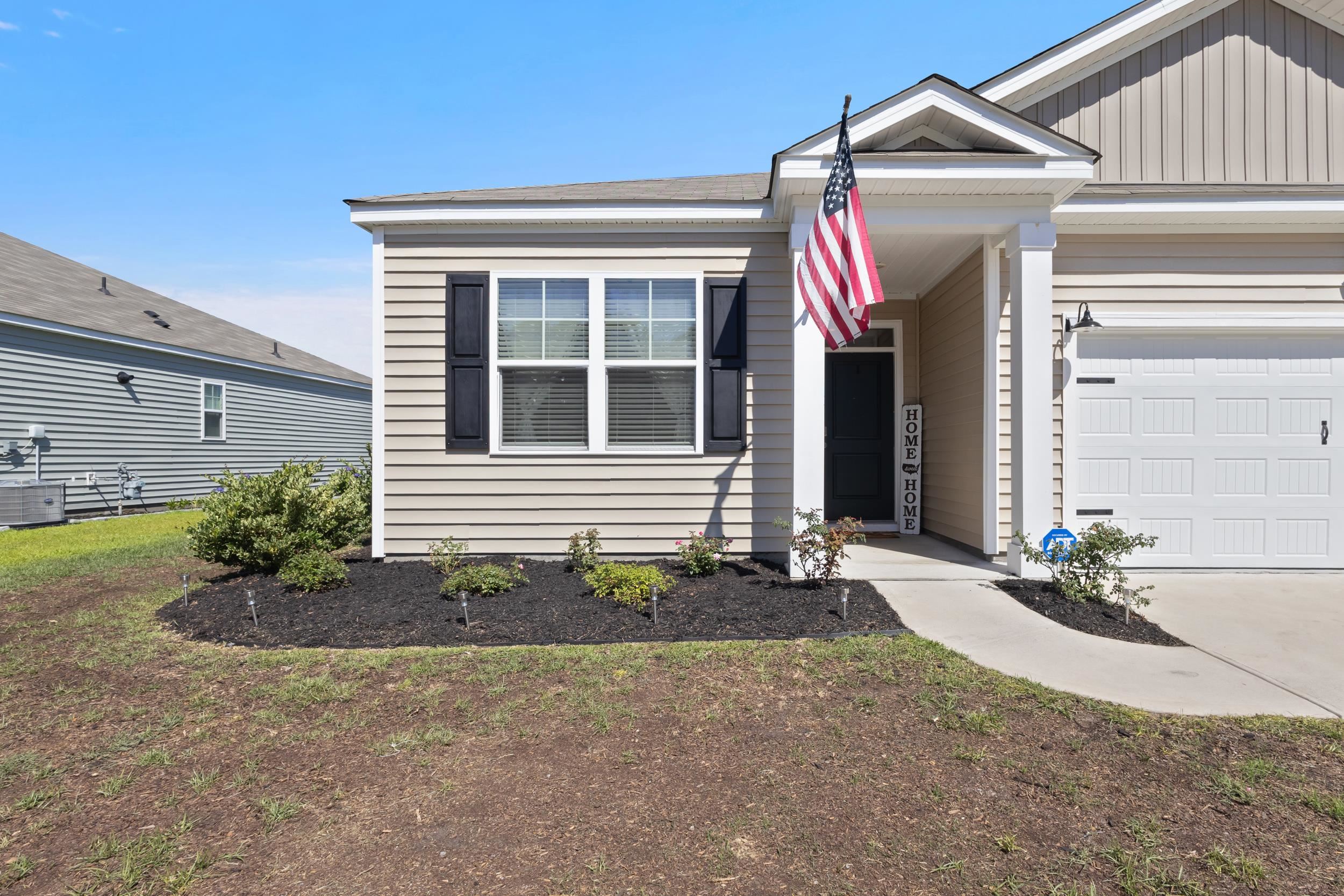3923 Nandina Ct. Property Photo 2