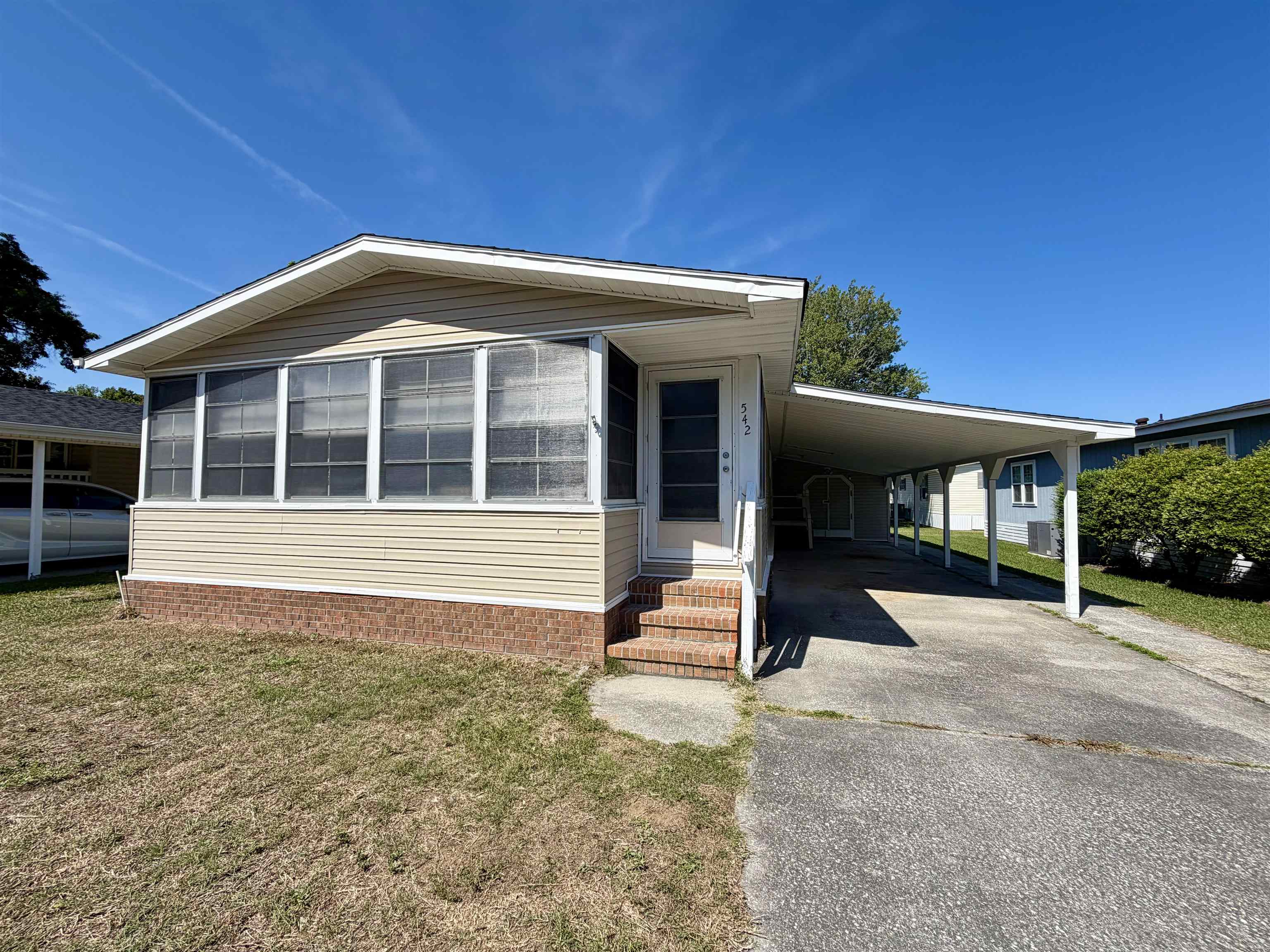 542 Oceanside Dr. Property Photo 1