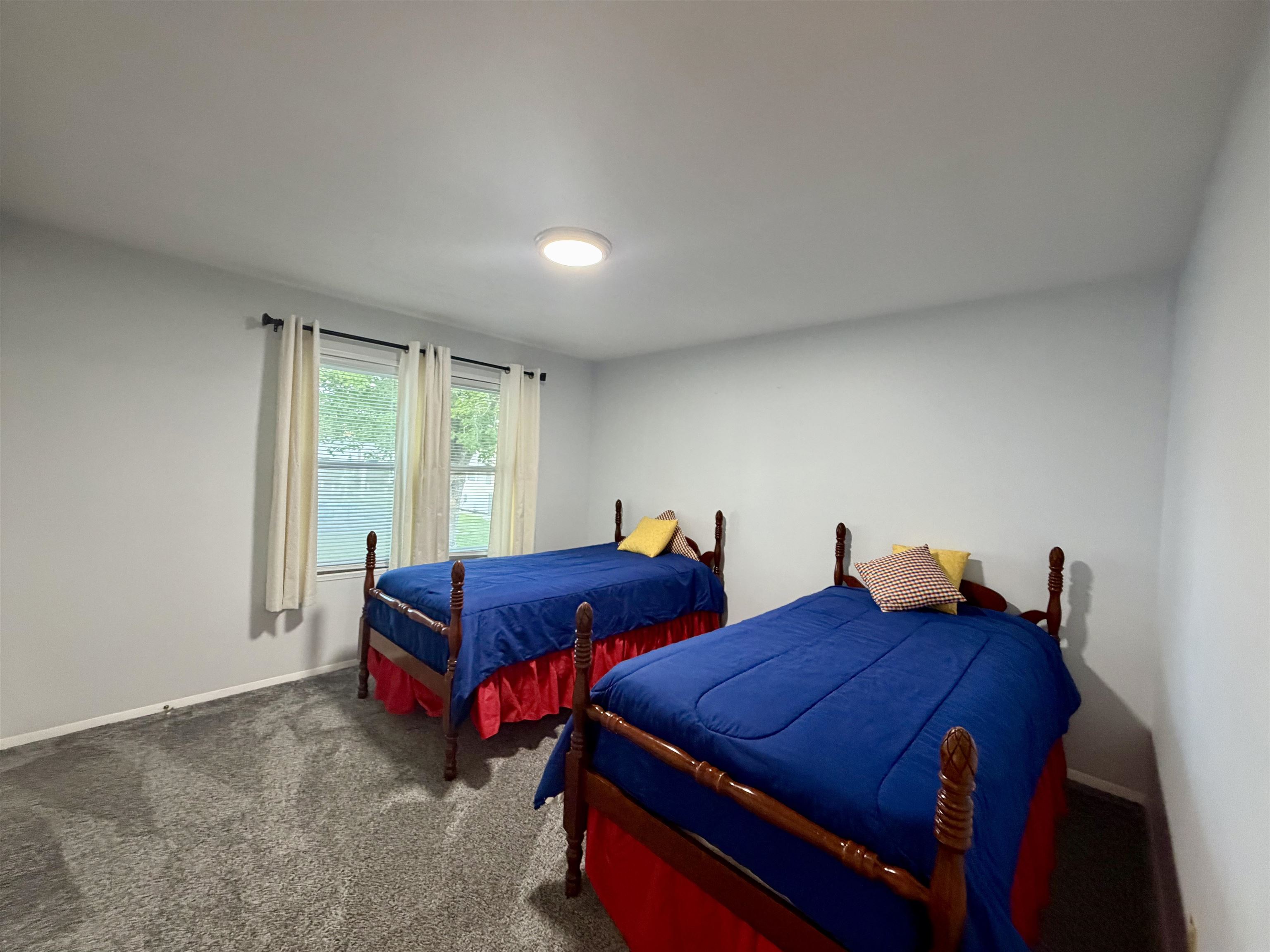 542 Oceanside Dr. Property Photo 17