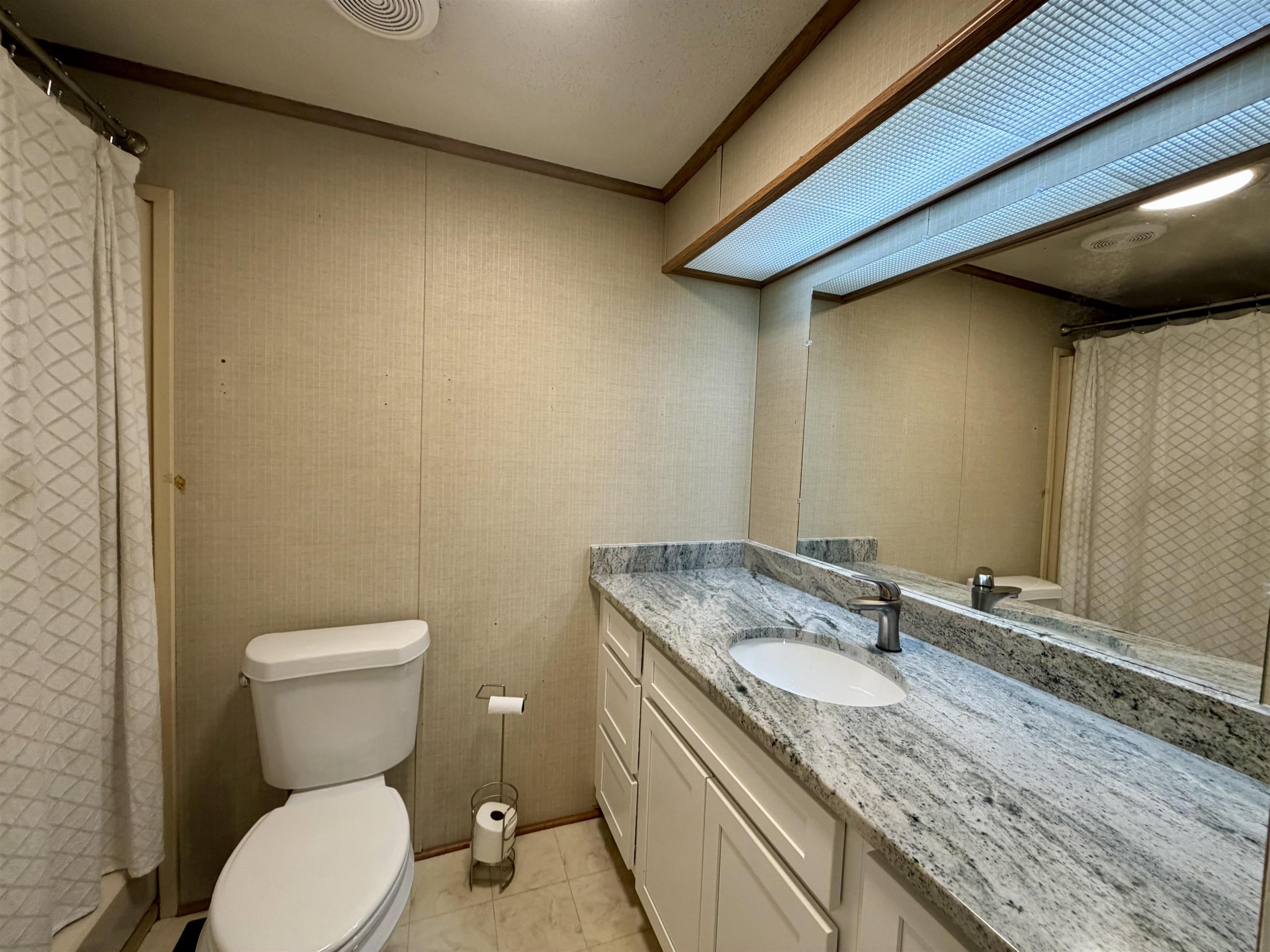542 Oceanside Dr. Property Photo 21