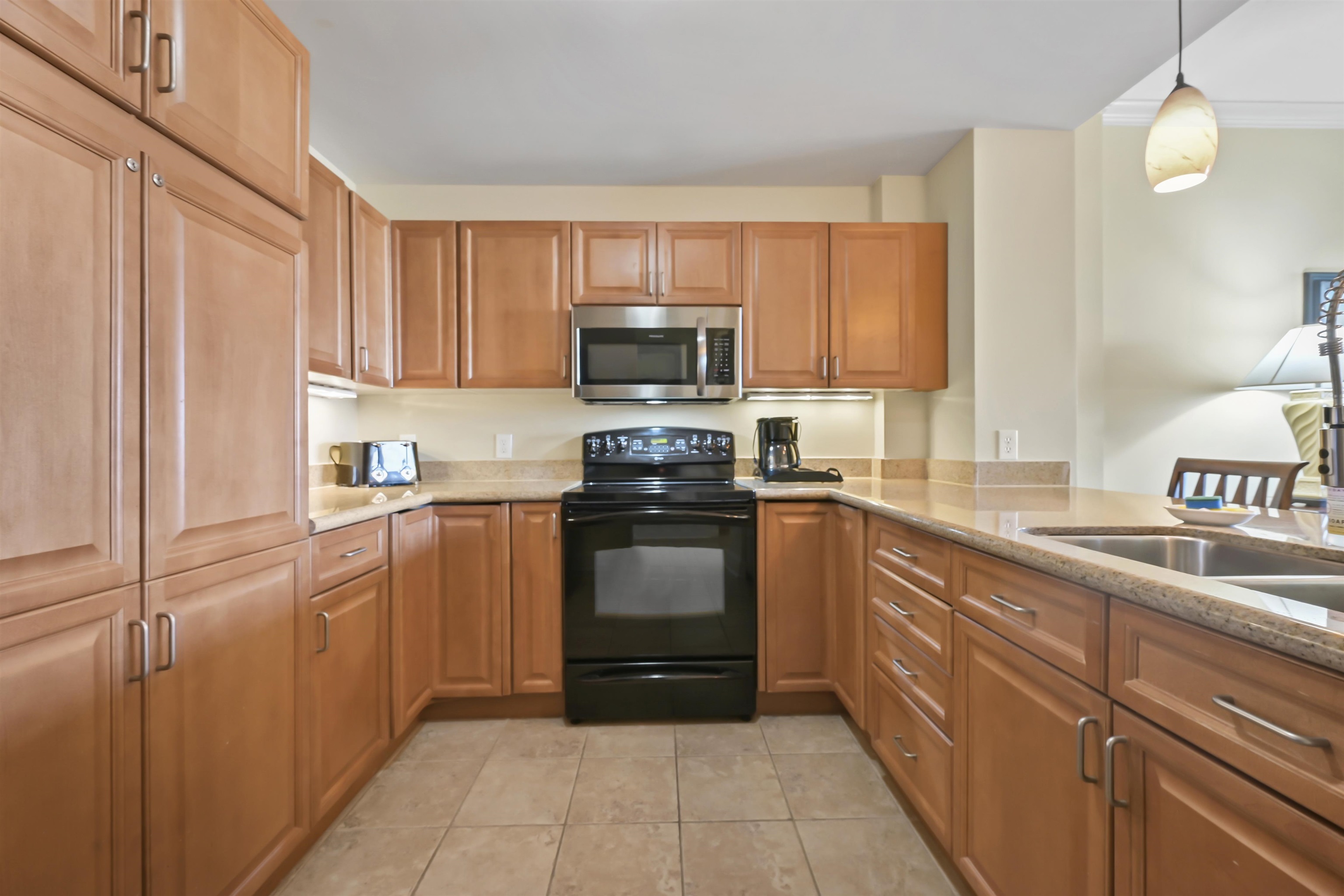 8121 Amalfi Pl. Property Photo 4