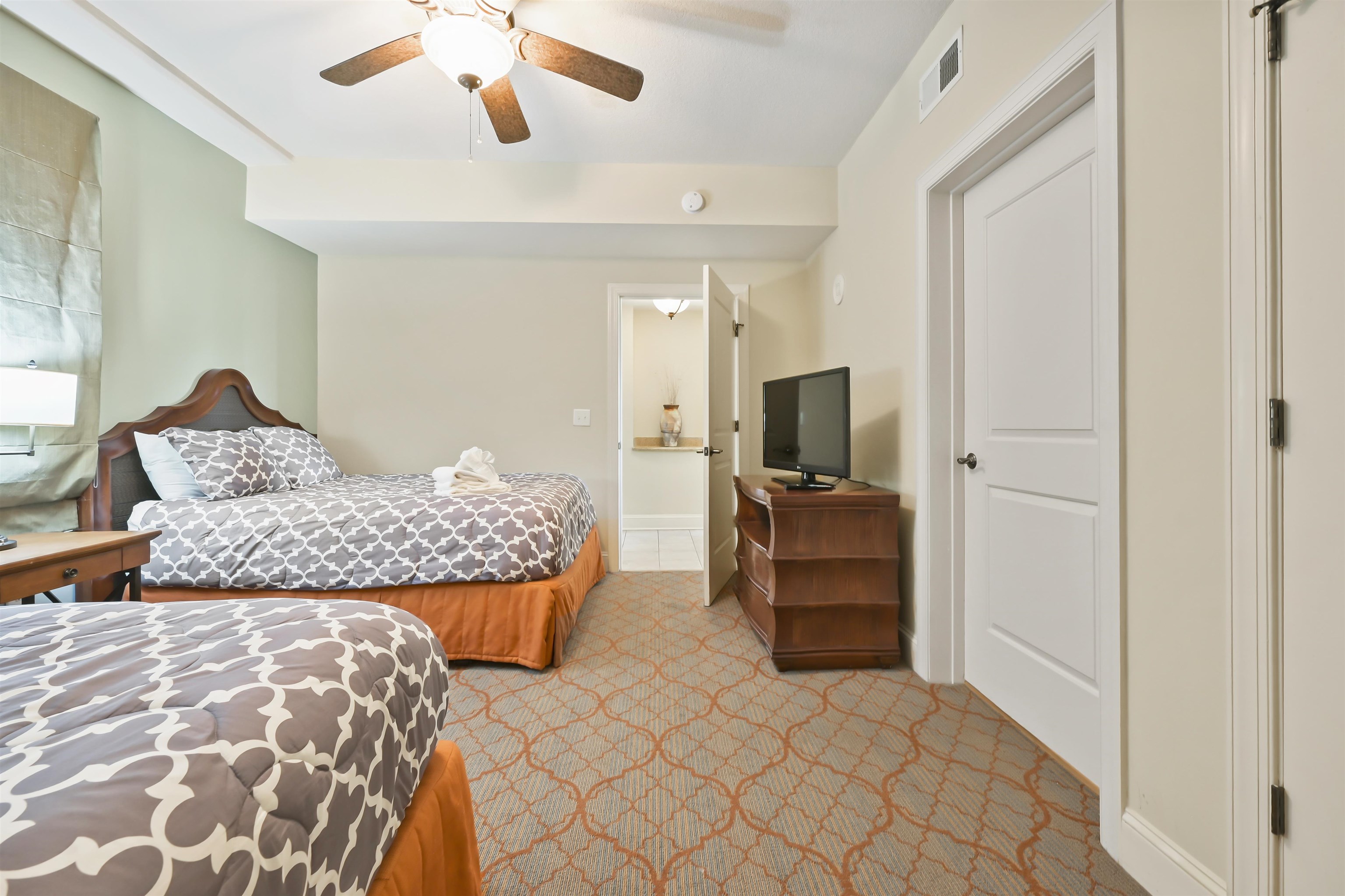 8121 Amalfi Pl. Property Photo 16