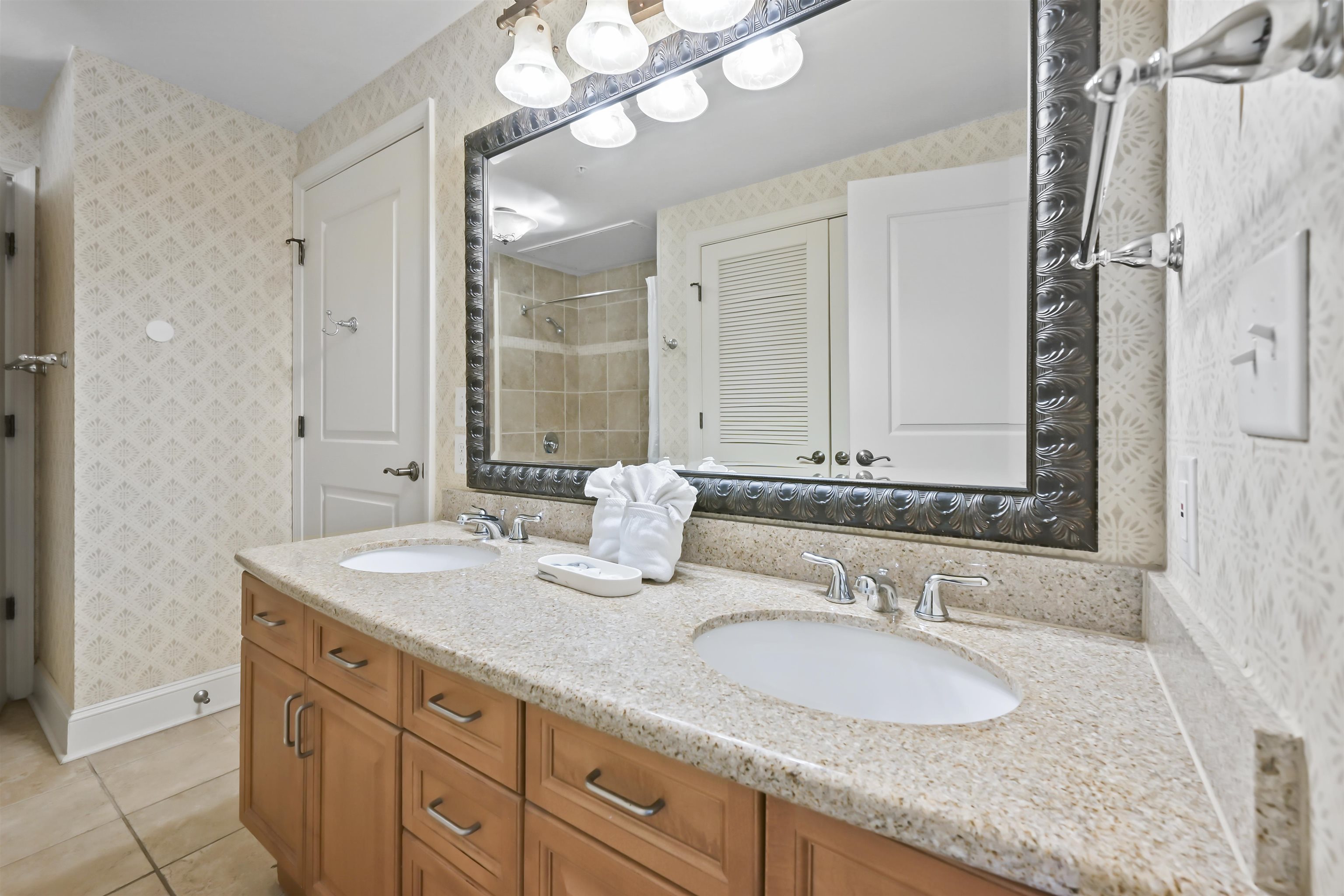 8121 Amalfi Pl. Property Photo 18