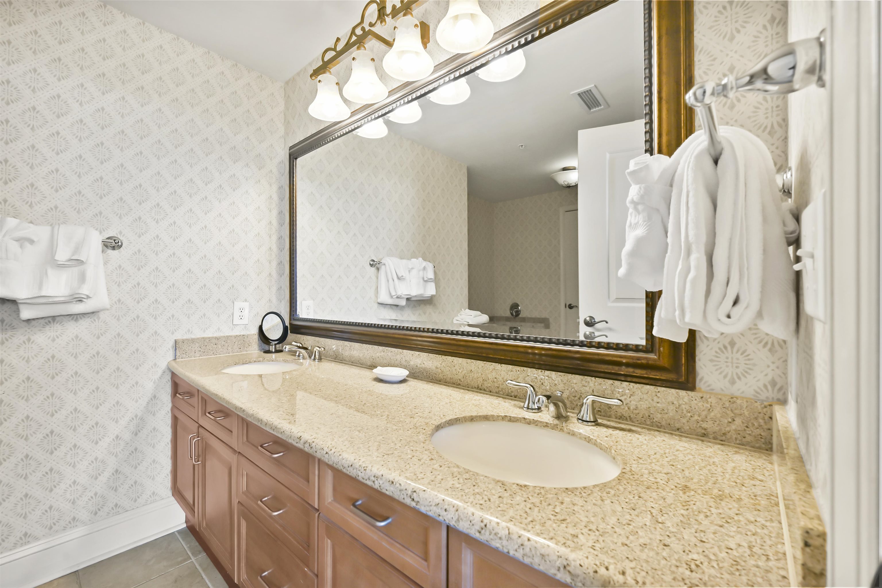 8121 Amalfi Pl. Property Photo 27