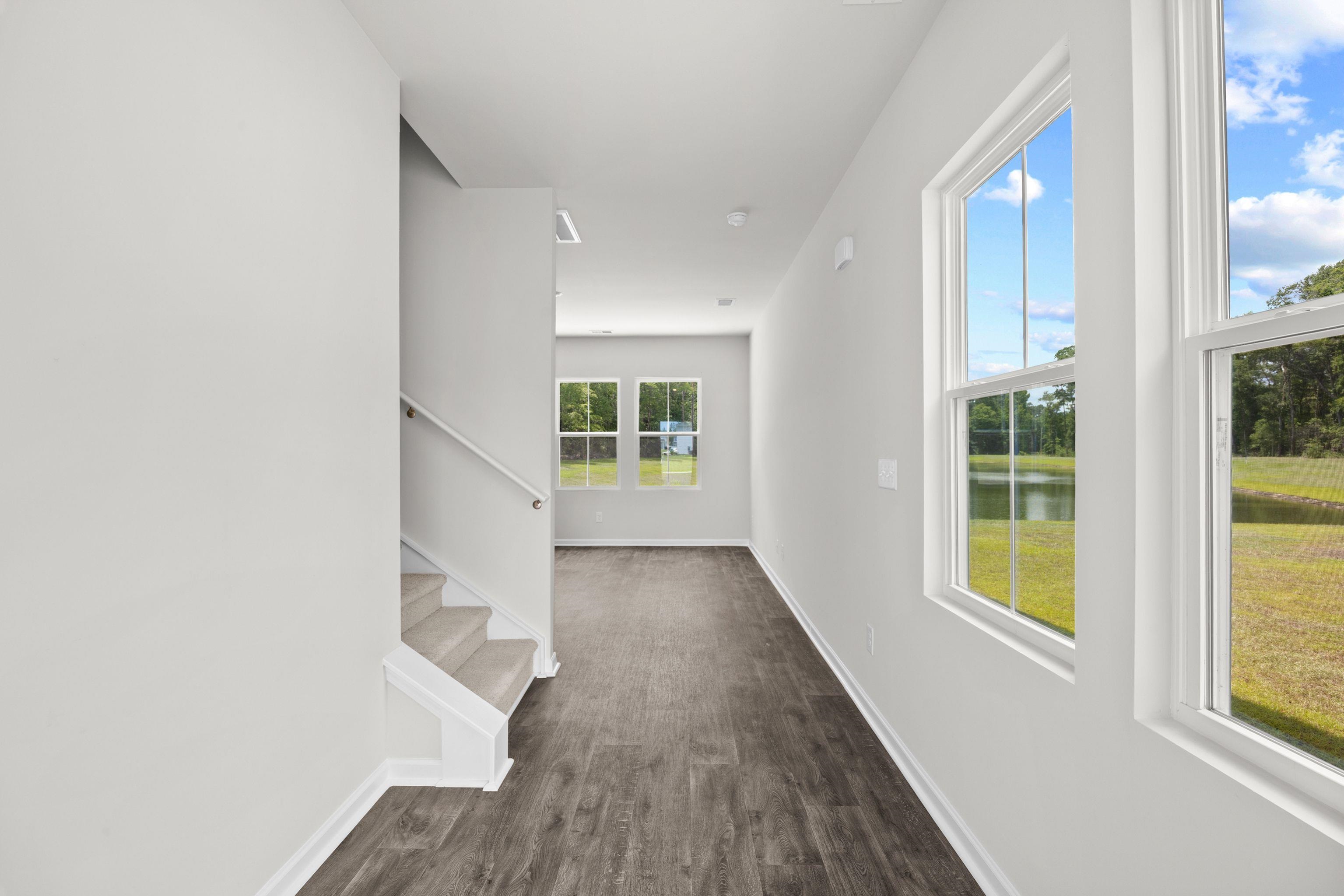 445 Falling Leaf Loop Property Photo 3