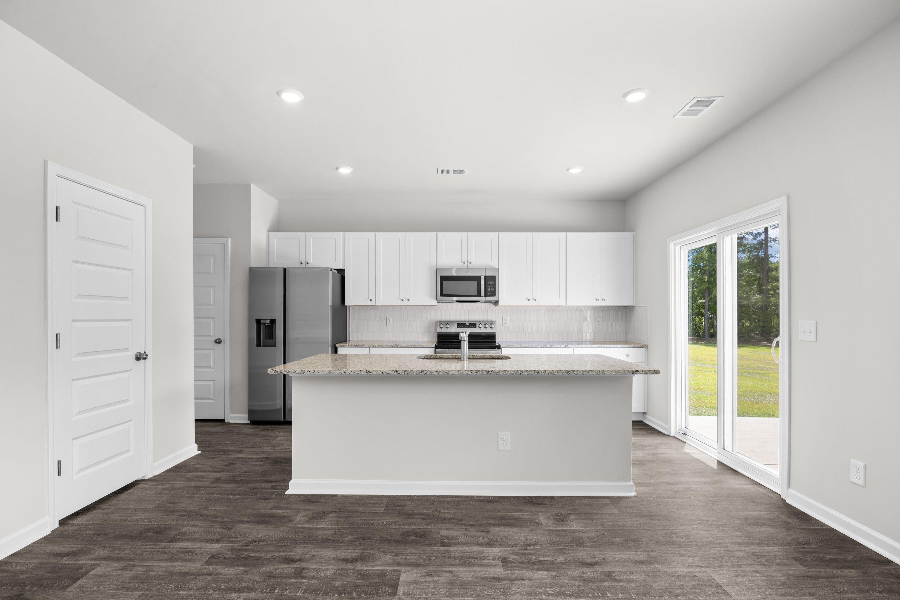445 Falling Leaf Loop Property Photo 8