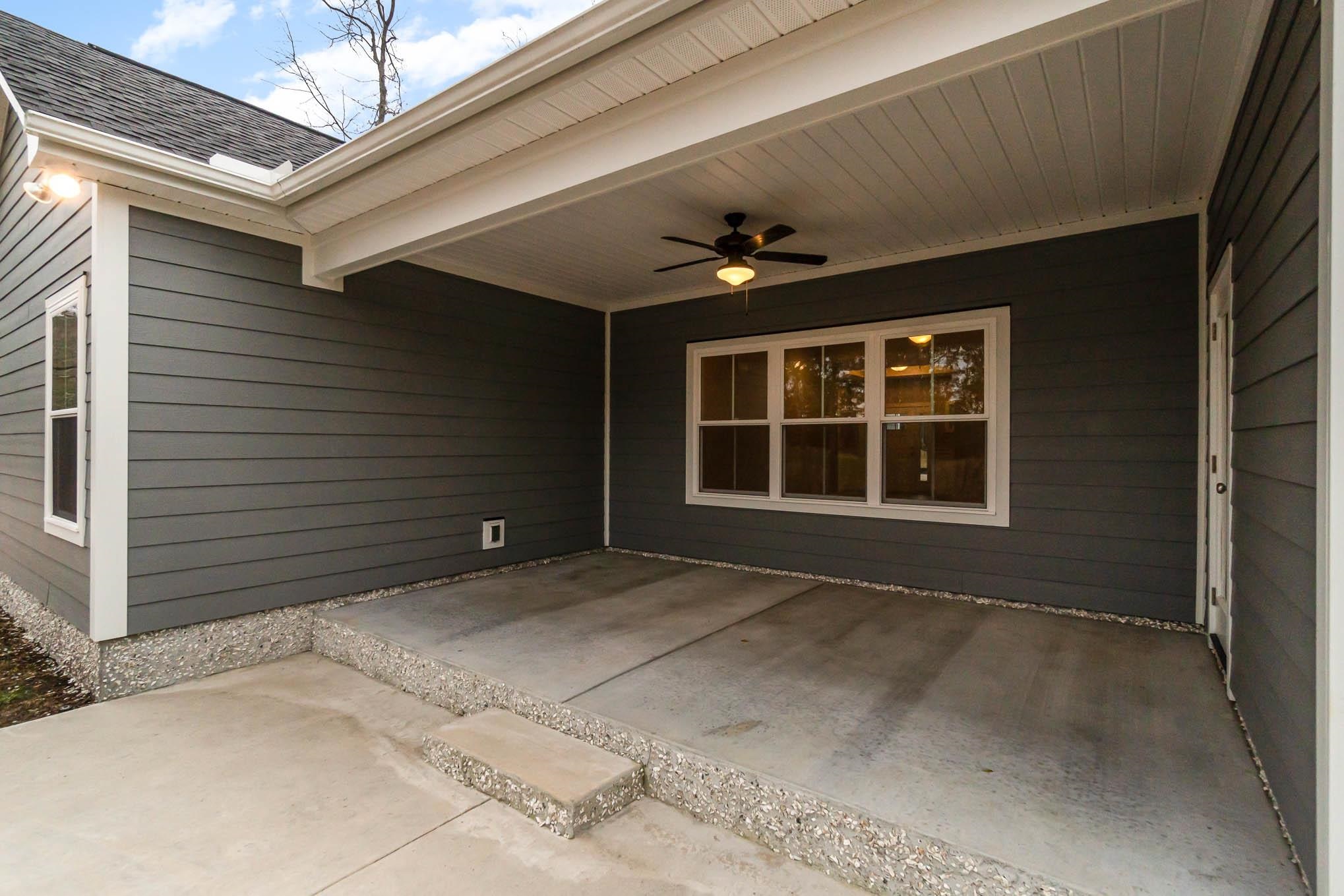 1529 Crooked Hook Rd. Property Photo 2