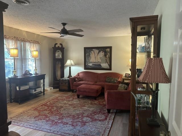 6147 Hughes Ln. Property Photo 4