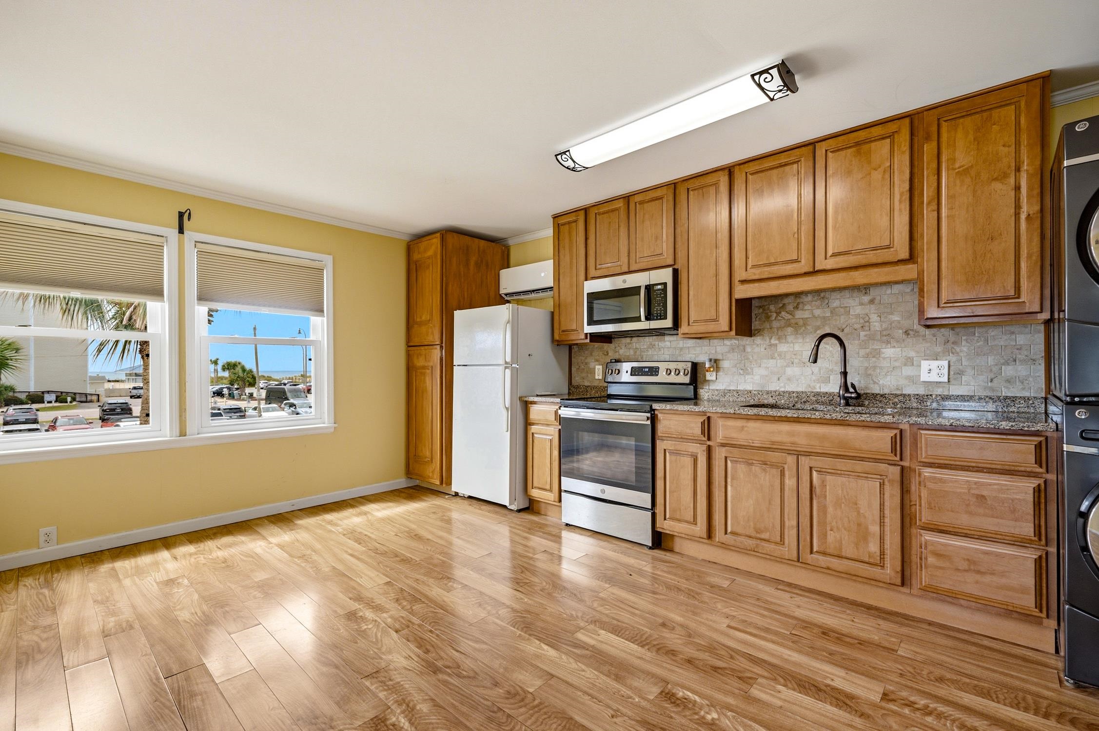 4516 Seaview St. Property Photo 15