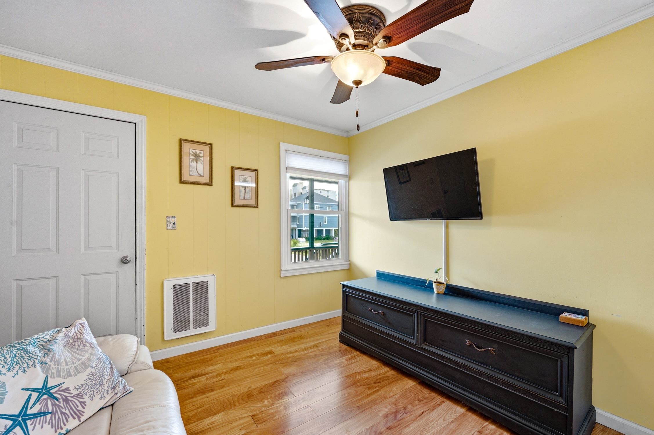 4516 Seaview St. Property Photo 23