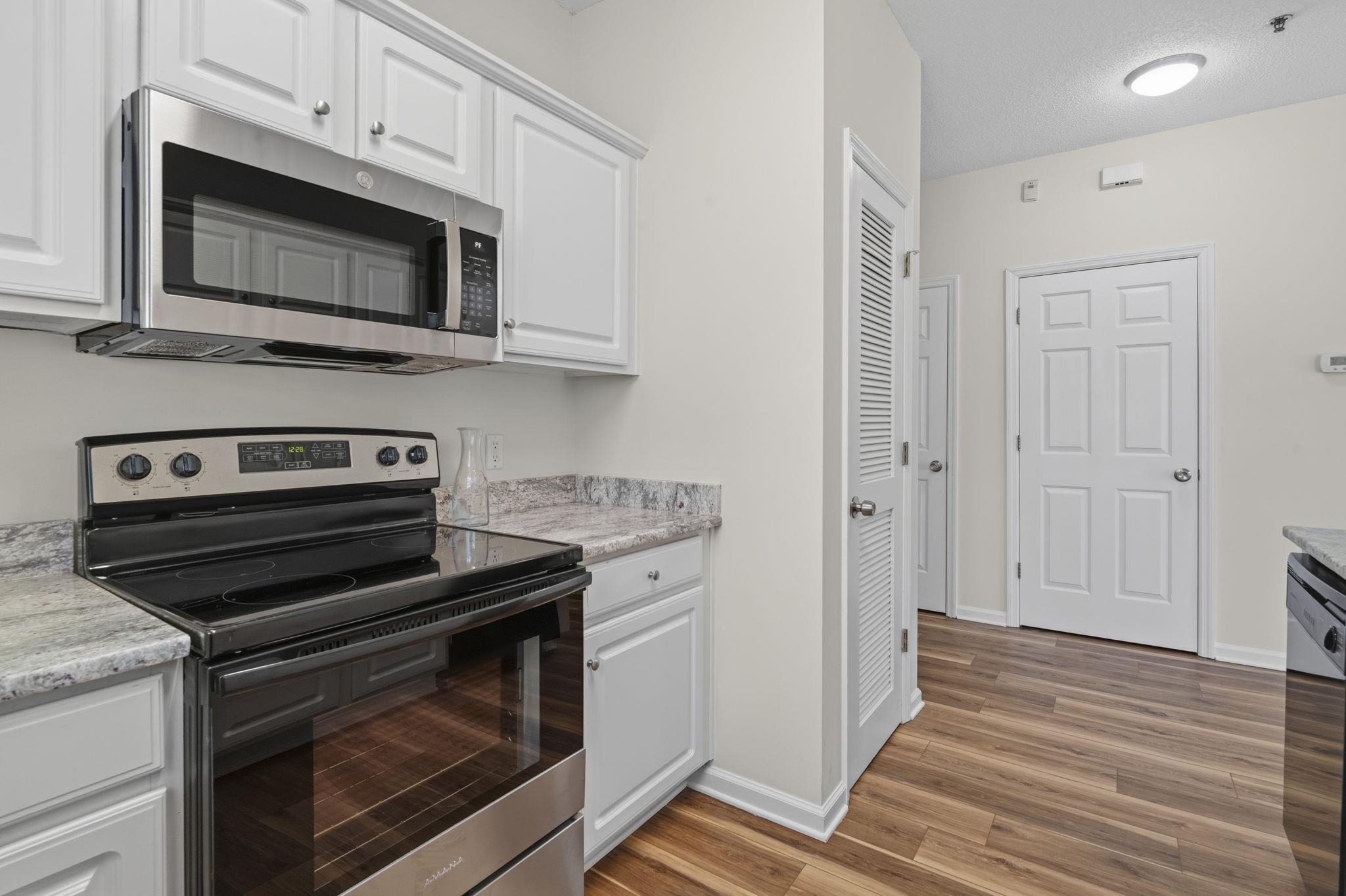 2050 Cross Gate Blvd. Property Photo 5