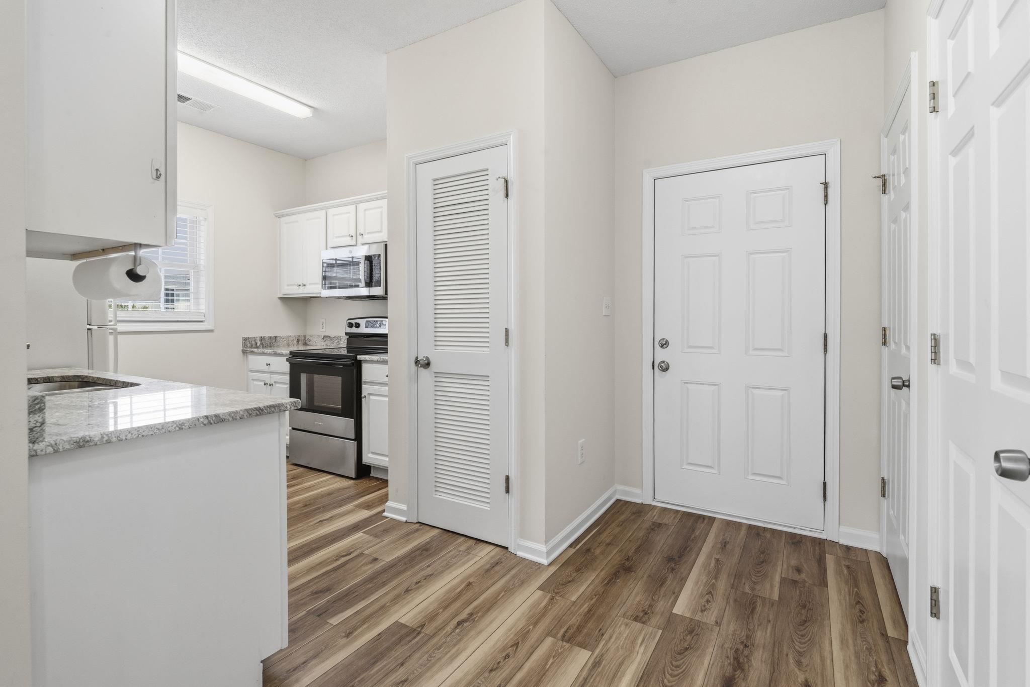 2050 Cross Gate Blvd. Property Photo 7