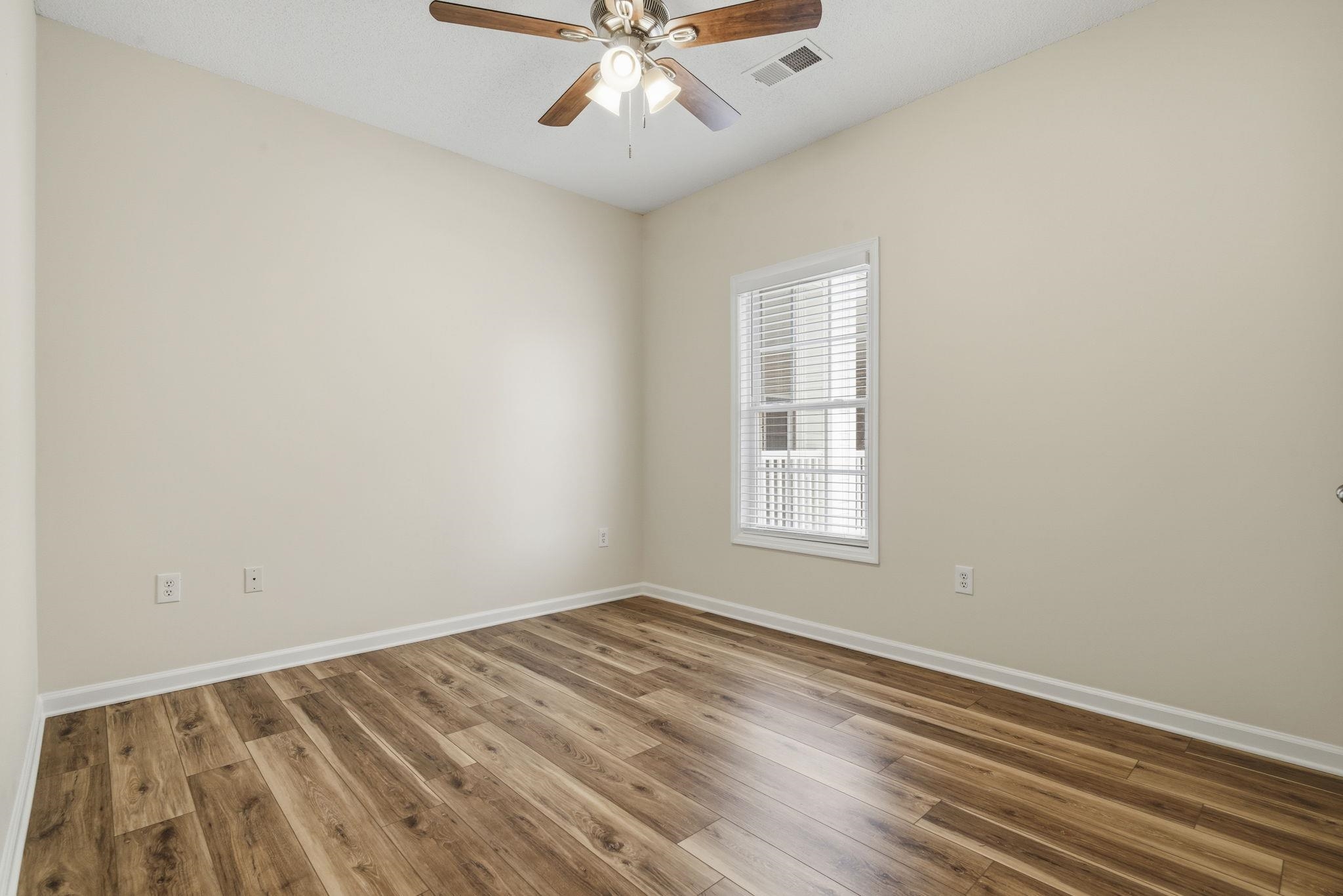 2050 Cross Gate Blvd. Property Photo 24
