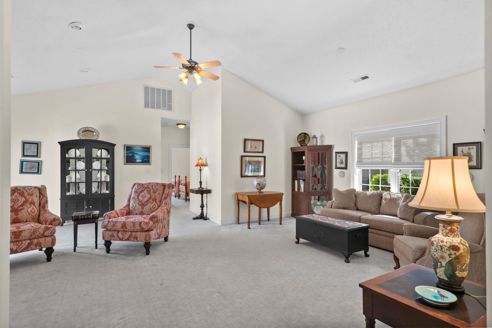 1521 Saint Thomas Circle Property Photo 4