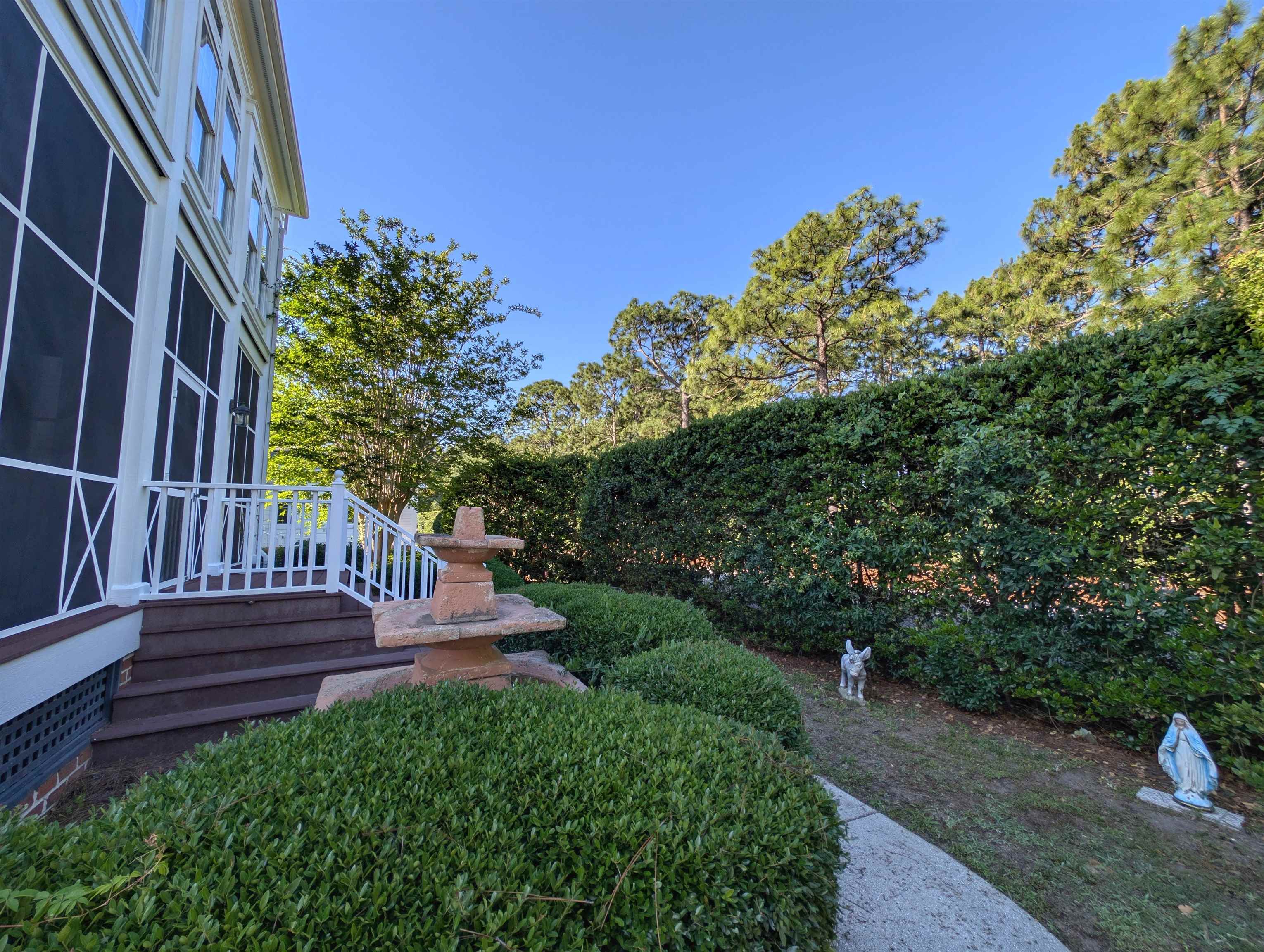 136 Cottage Ct. Property Photo 5