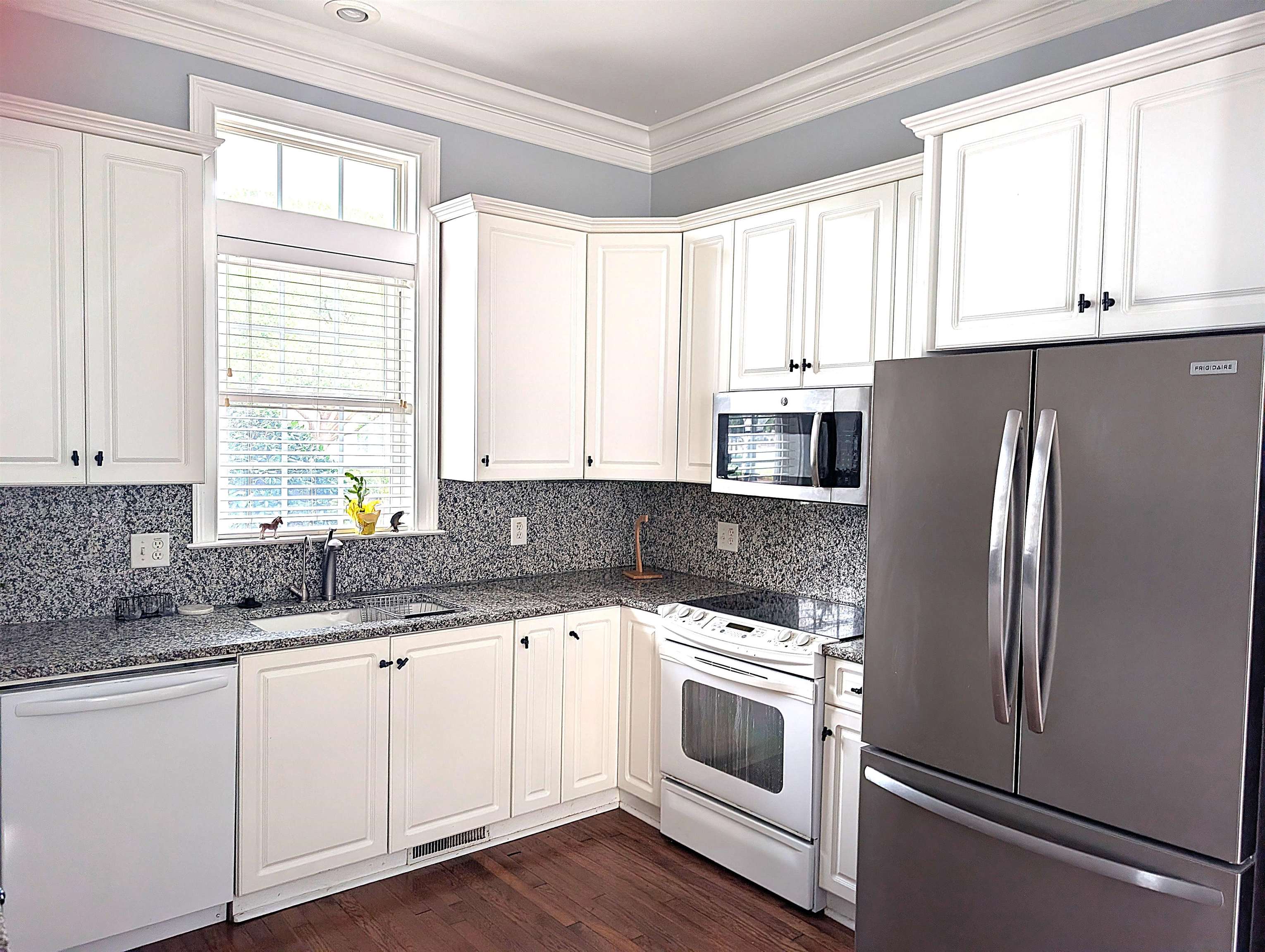136 Cottage Ct. Property Photo 11