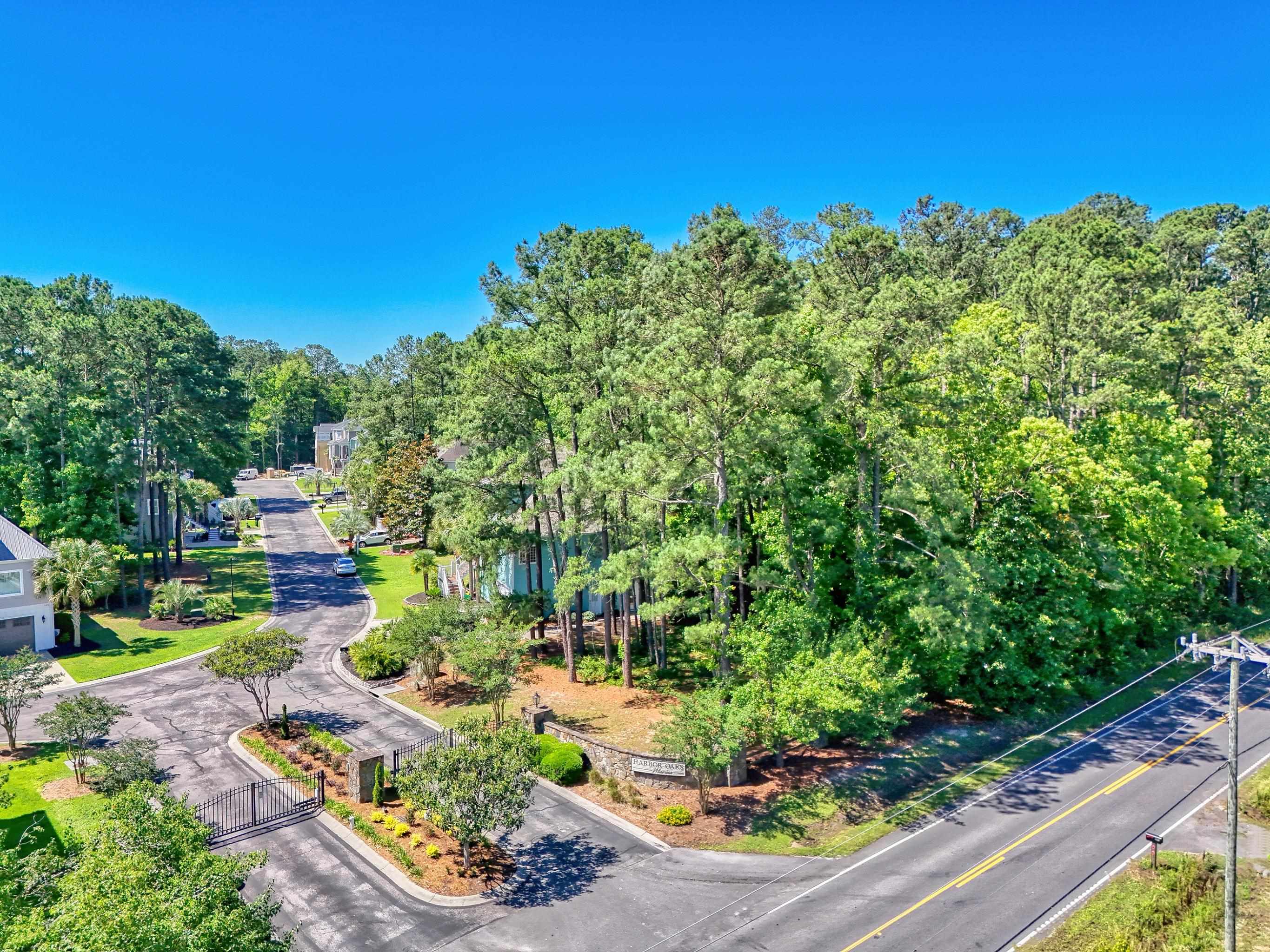 100 Harbor Oaks Dr. Property Photo 27